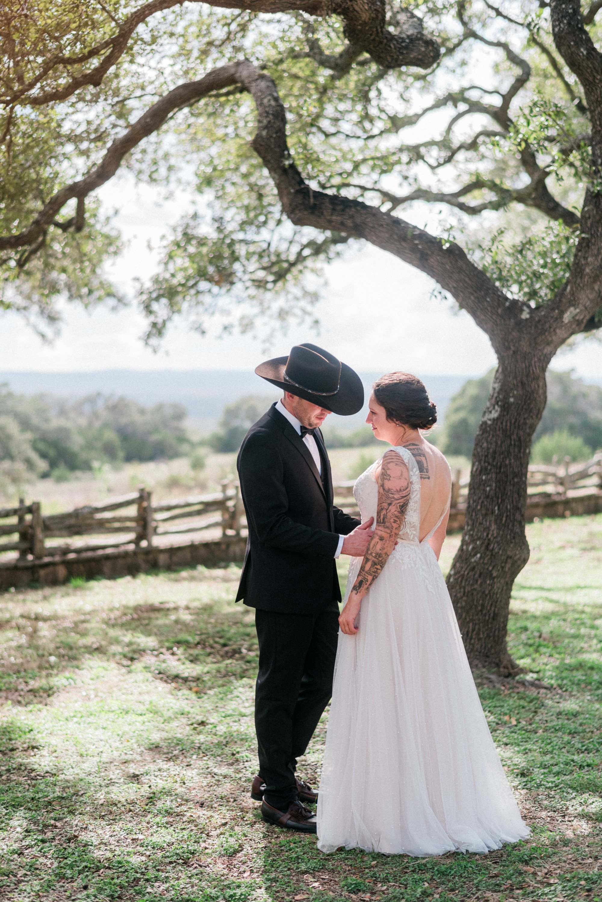 helena-kris-inspiring-oaks-ranch-wedding 16.jpg