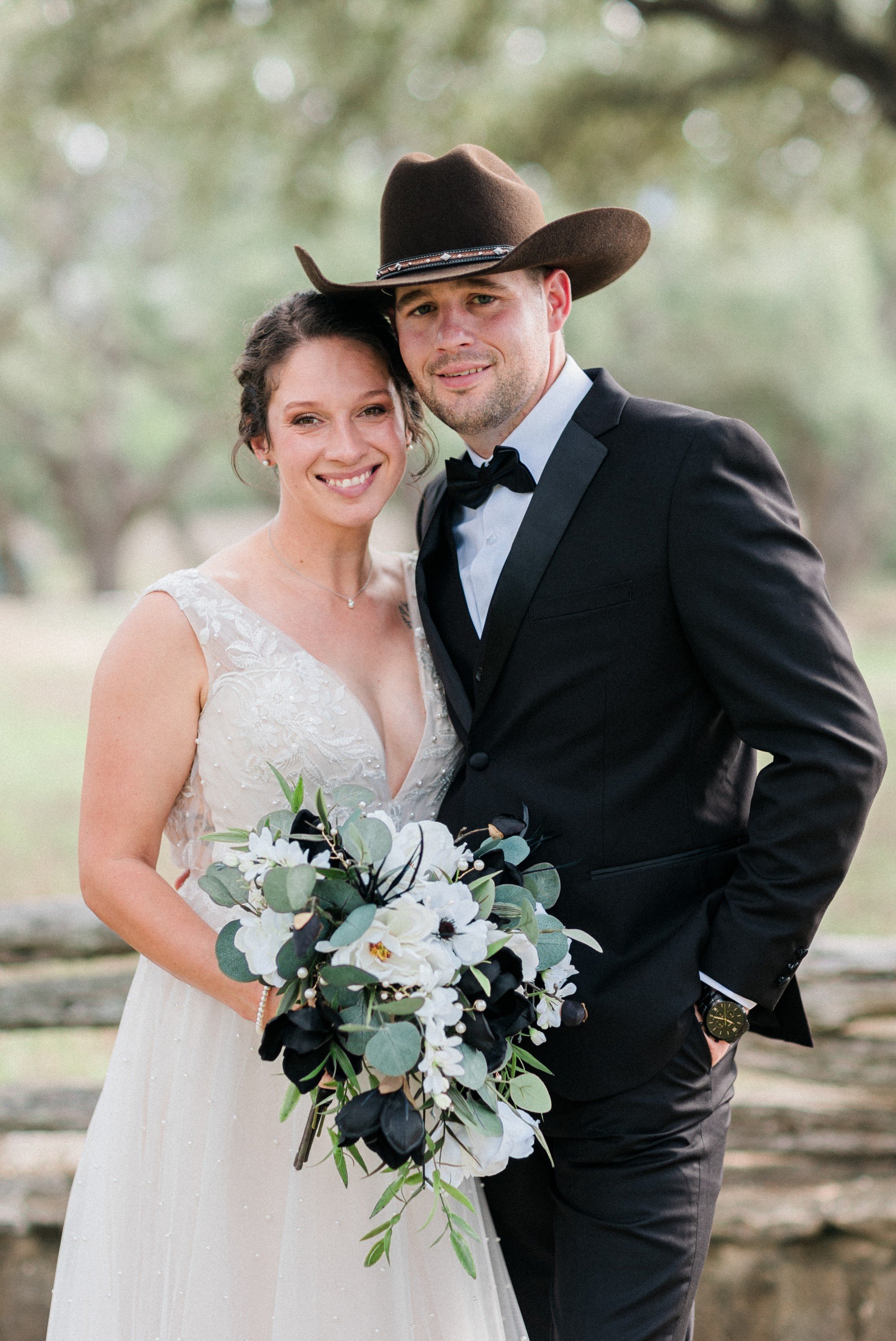 helena-kris-inspiring-oaks-ranch-wedding 18.jpg