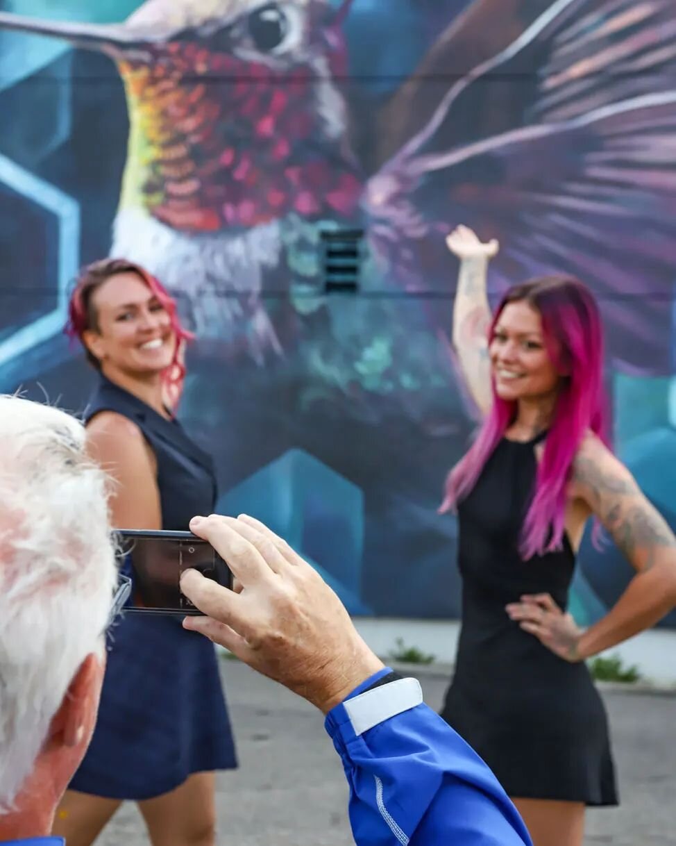 Super casual Vanna White moment 💅
Honestly one of the most normy photos we are capable of taking.
.
#notgoodatposes
#nerds 
#murallife  #urbanart #pinkhair #pinkhairdontcare #muralist #girlswithtattoos #muralsbygirls #muralsofcanada #sprucegrove #sp