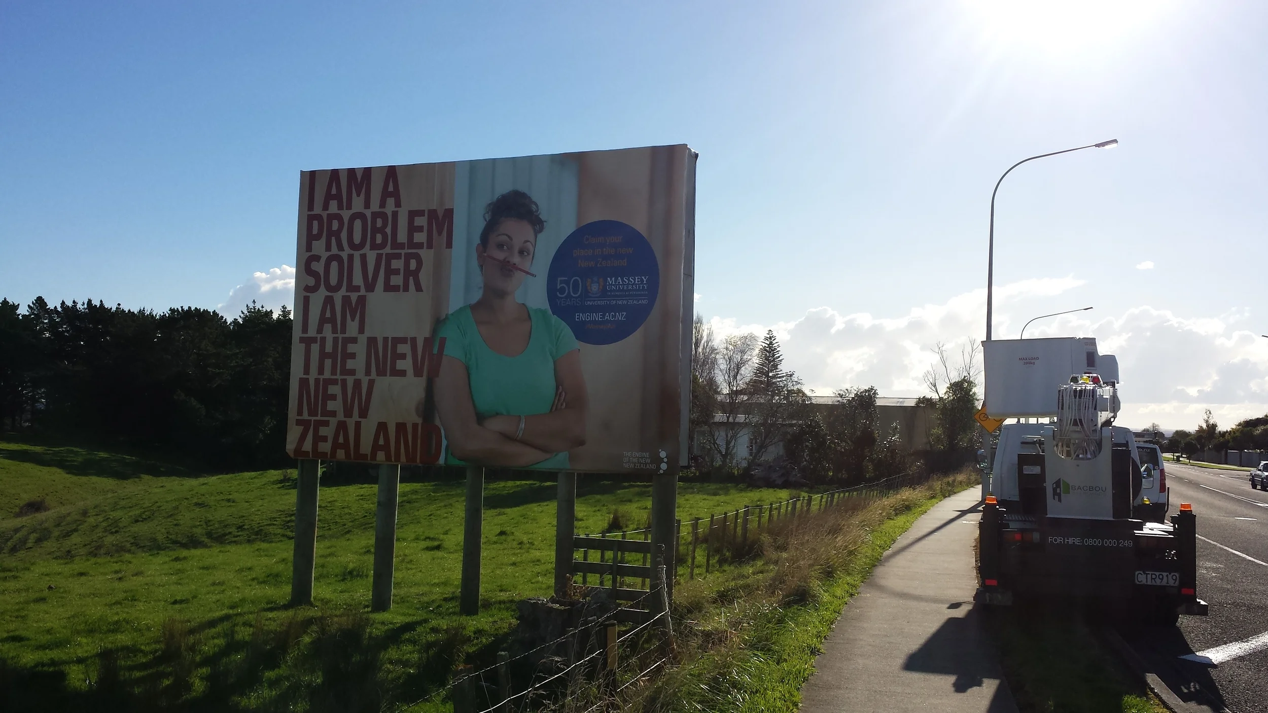 Massey University Turitea - Fitzherbert Side. Instal Bacbou Billboards. Skin - Awesome Art