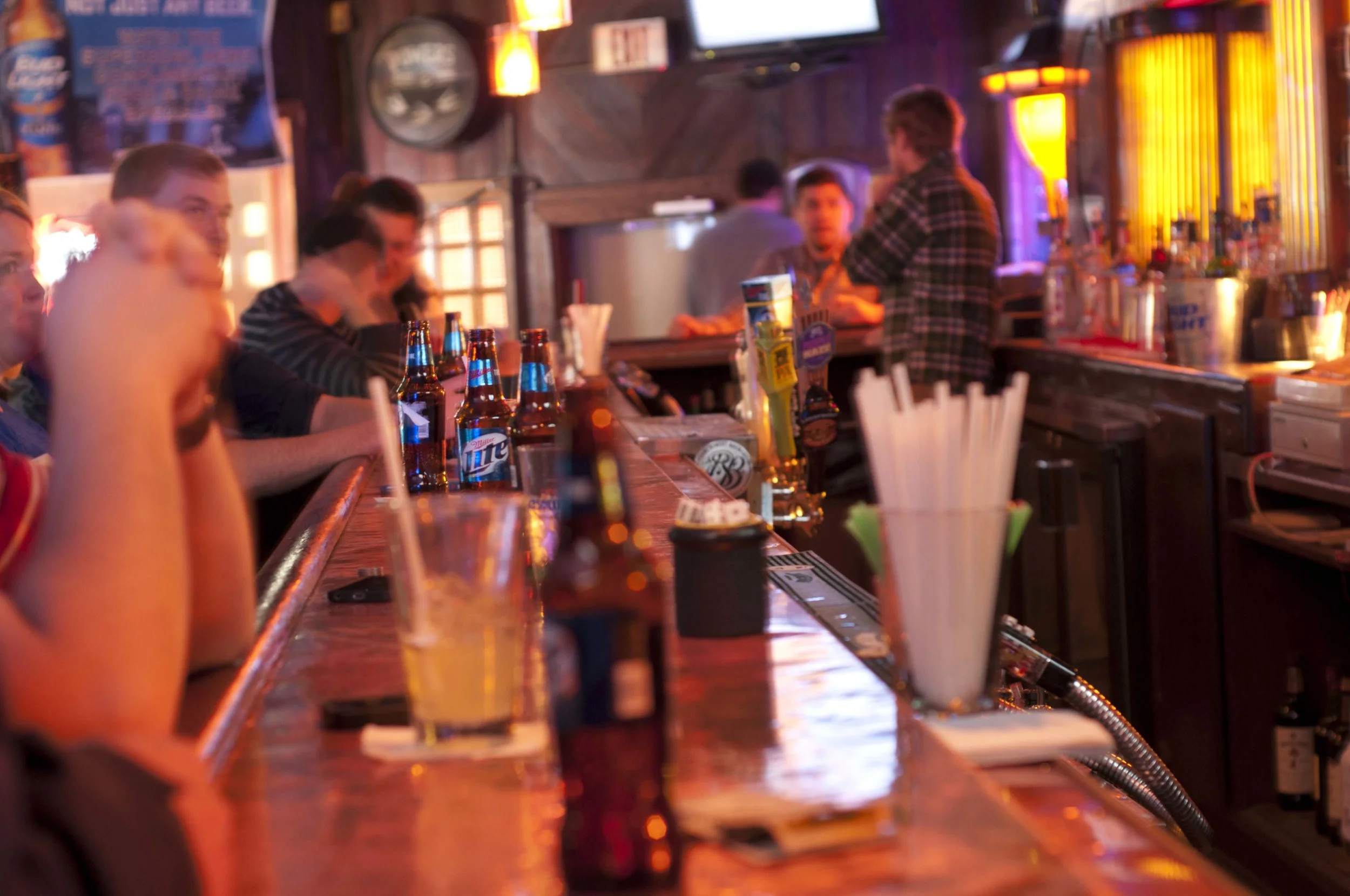 ClubBradyBar05.jpg