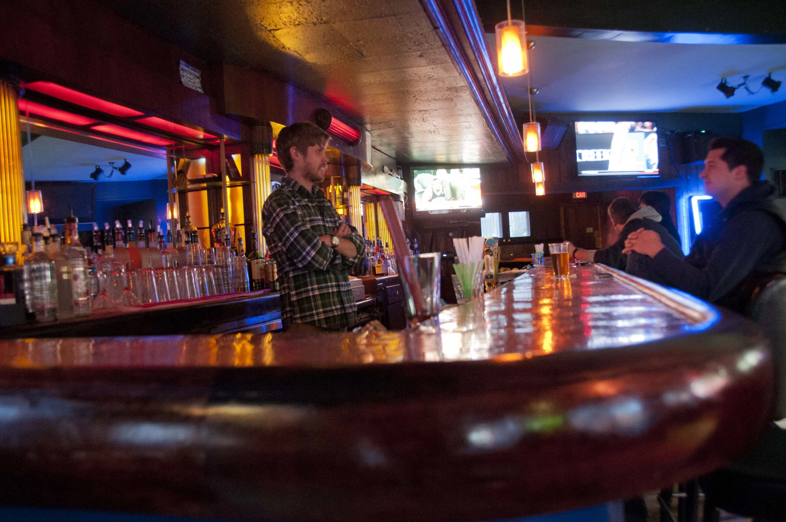 ClubBradyBar12.jpg