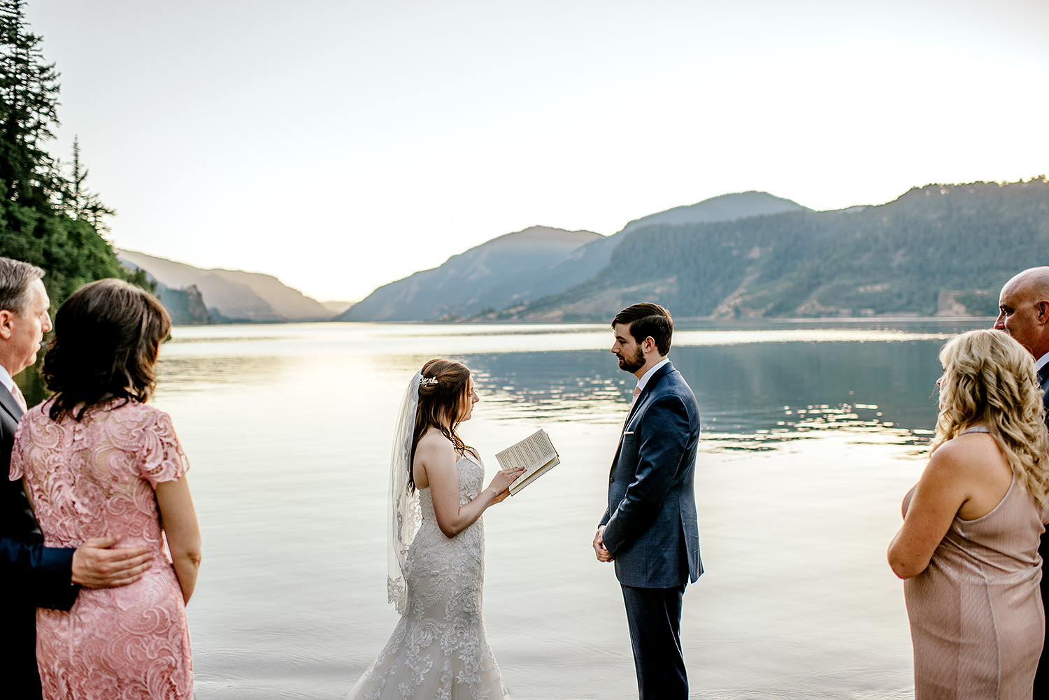 B&T_ELOPE_381.jpg