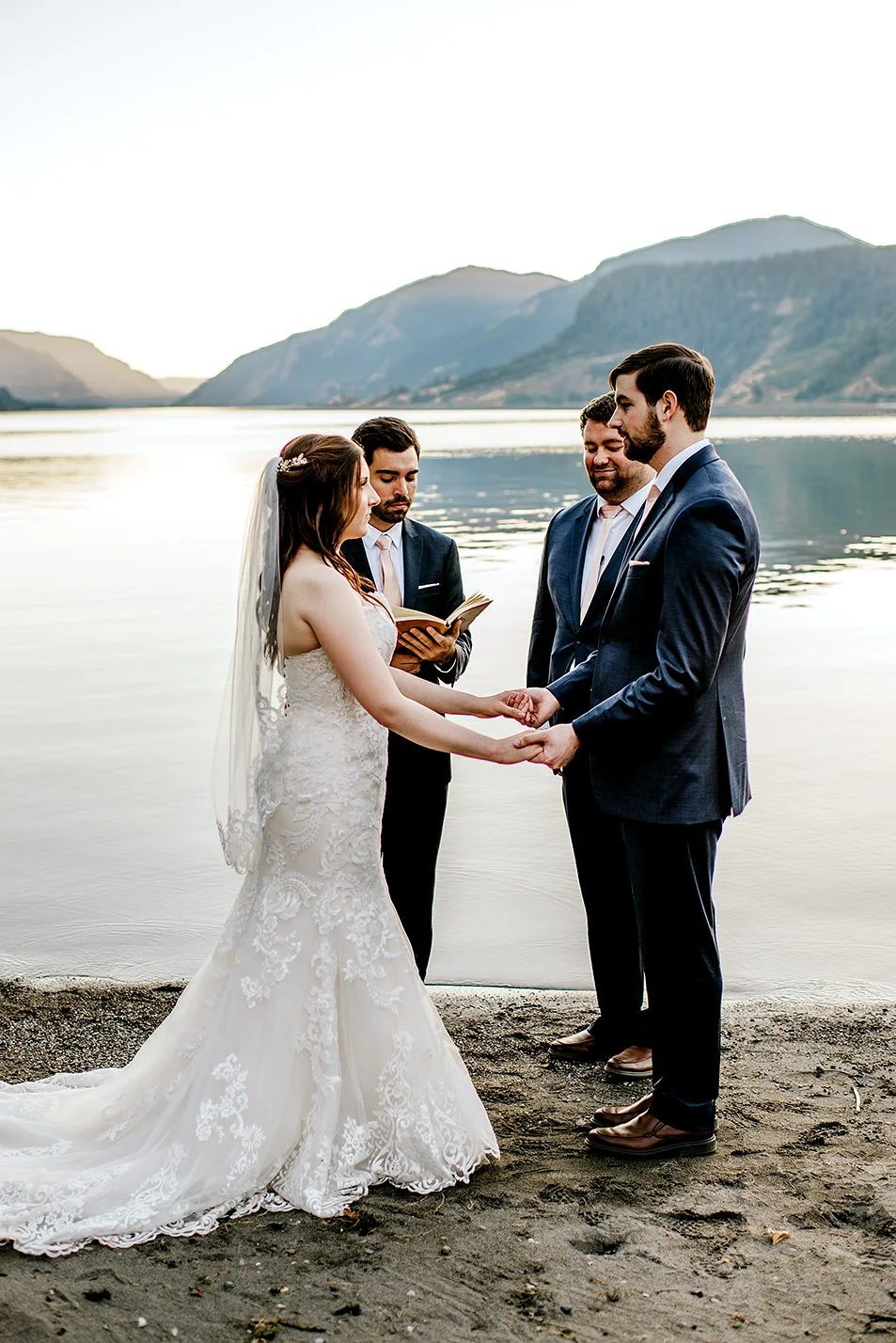 B&T_ELOPE_387.jpg