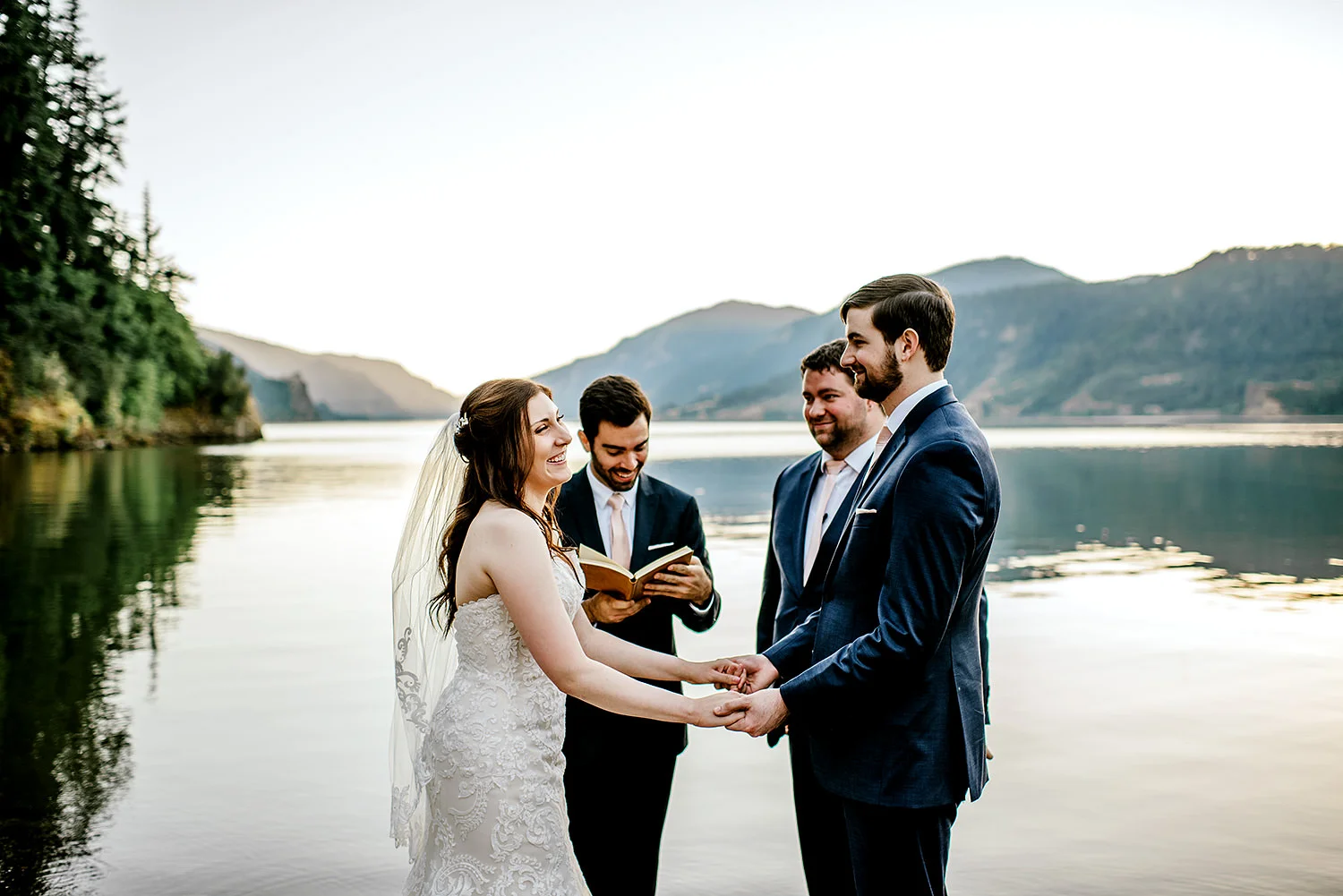 B&T_ELOPE_390.jpg