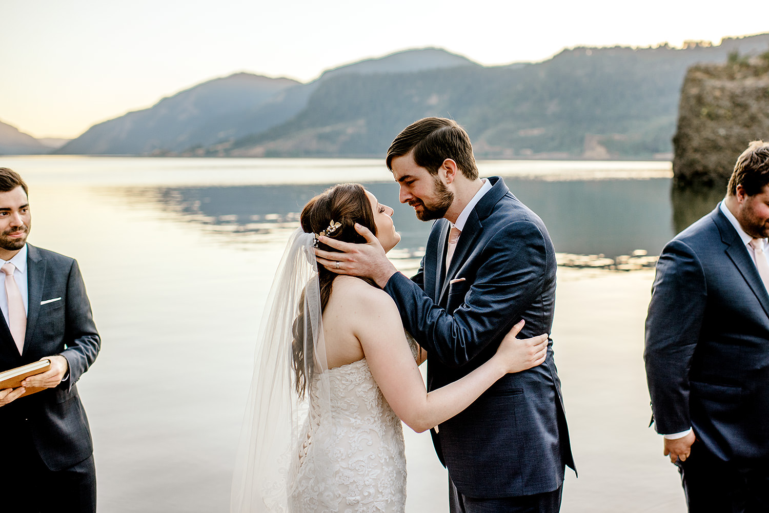 B&T_ELOPE_403.jpg