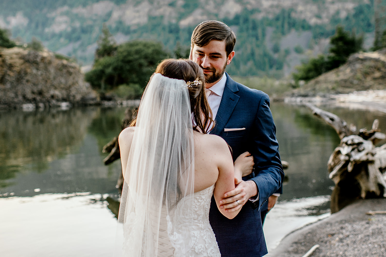 B&T_ELOPE_406.jpg