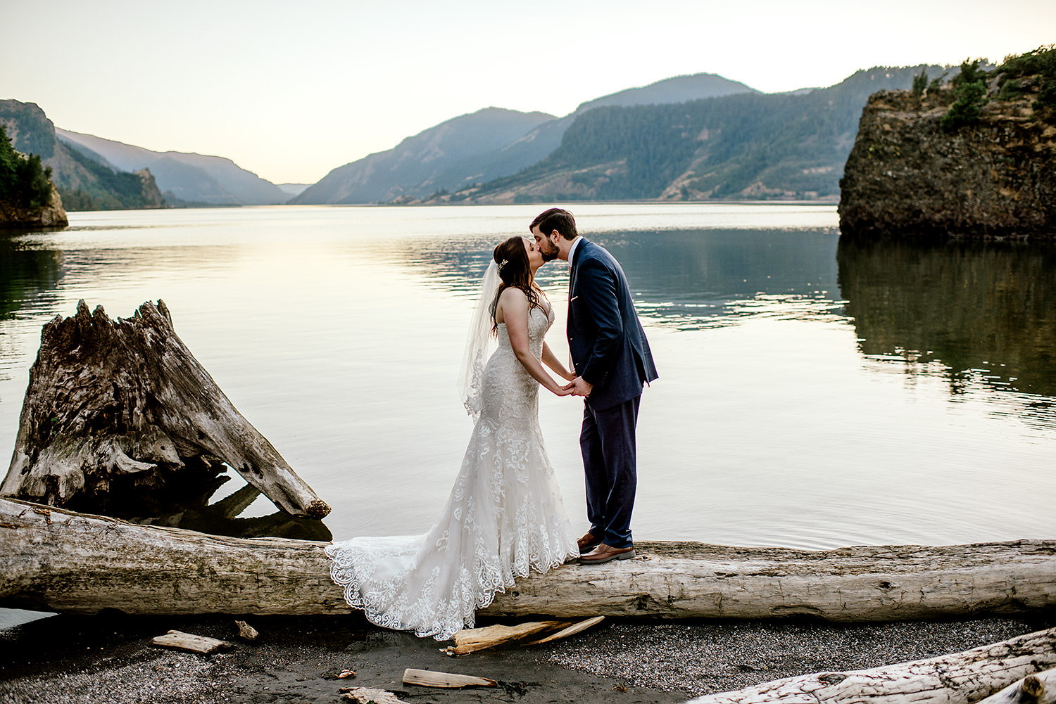 B&T_ELOPE_450.jpg