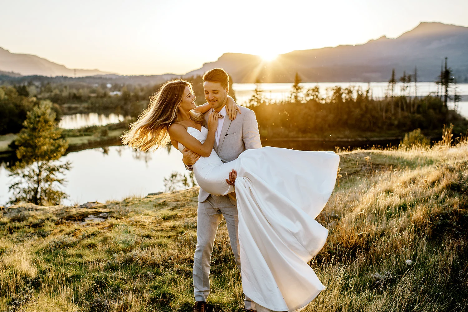 Columbia River Gorge post wedding Session | Mike + Inessa 
