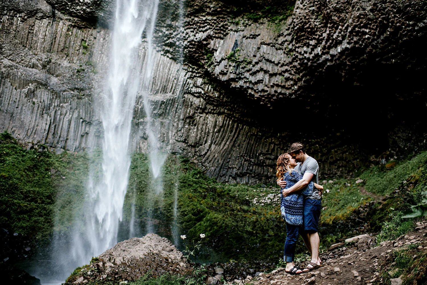 Portland_Oregon_Photographer_Latourell_Falls_Engagement018.jpg