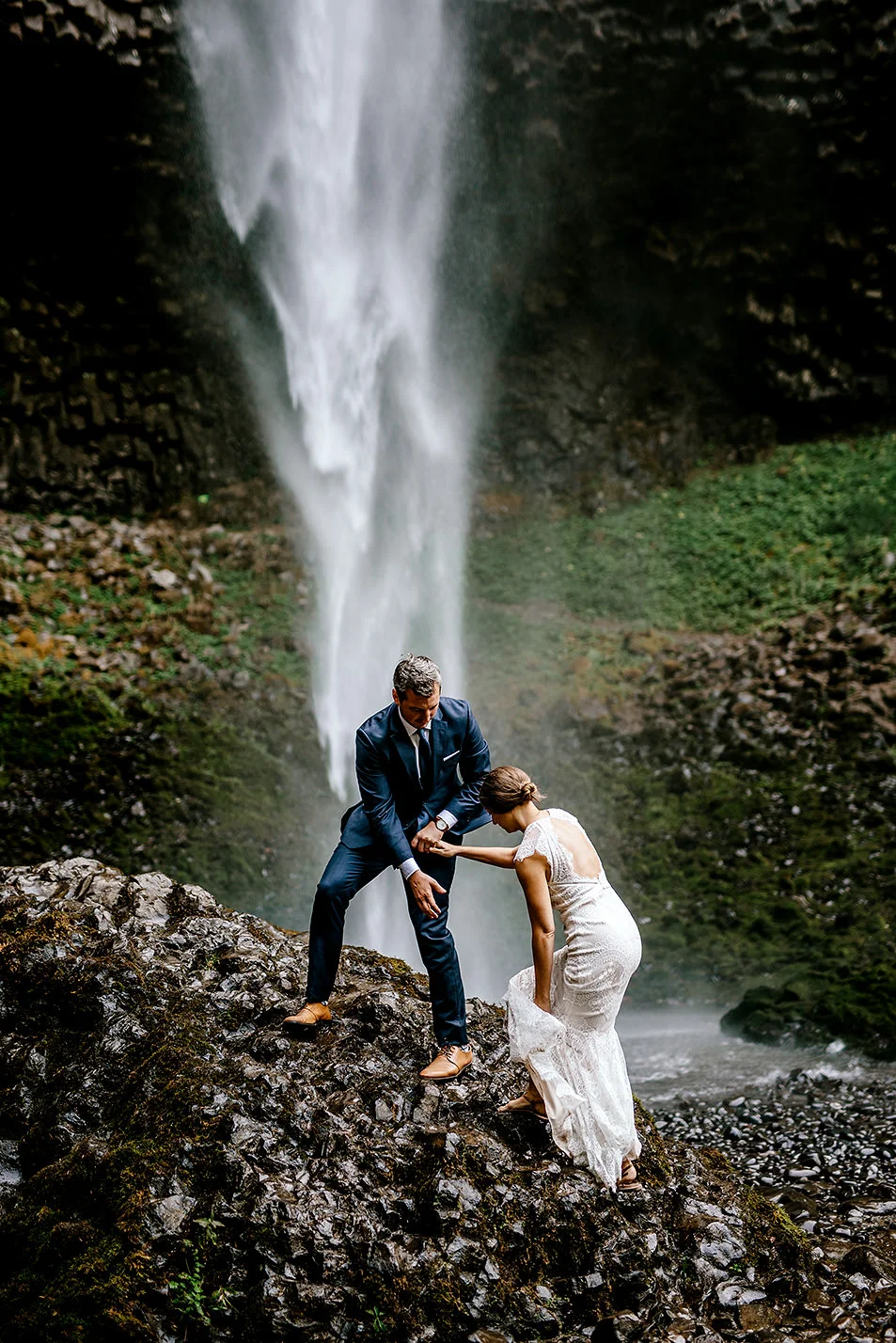Columbia-River-Gorge-Elopement-Portland-Oregon-Wedding-Photographer-639.jpg