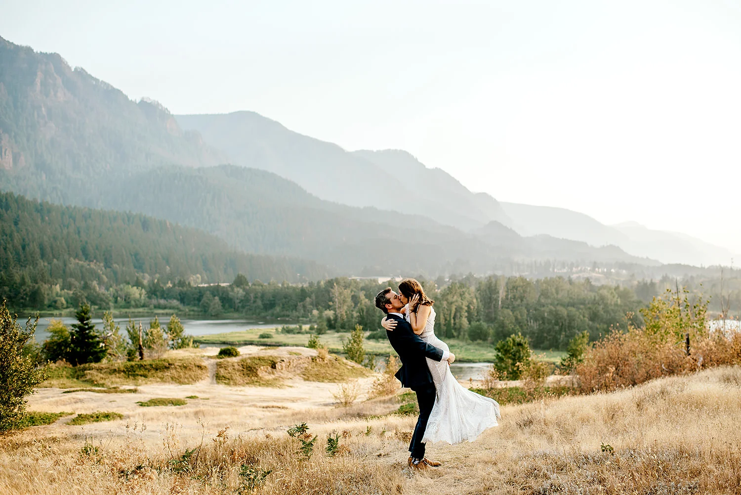 Columbia-River-Gorge-Elopement-Portland-Oregon-Wedding-Photographer-711.jpg