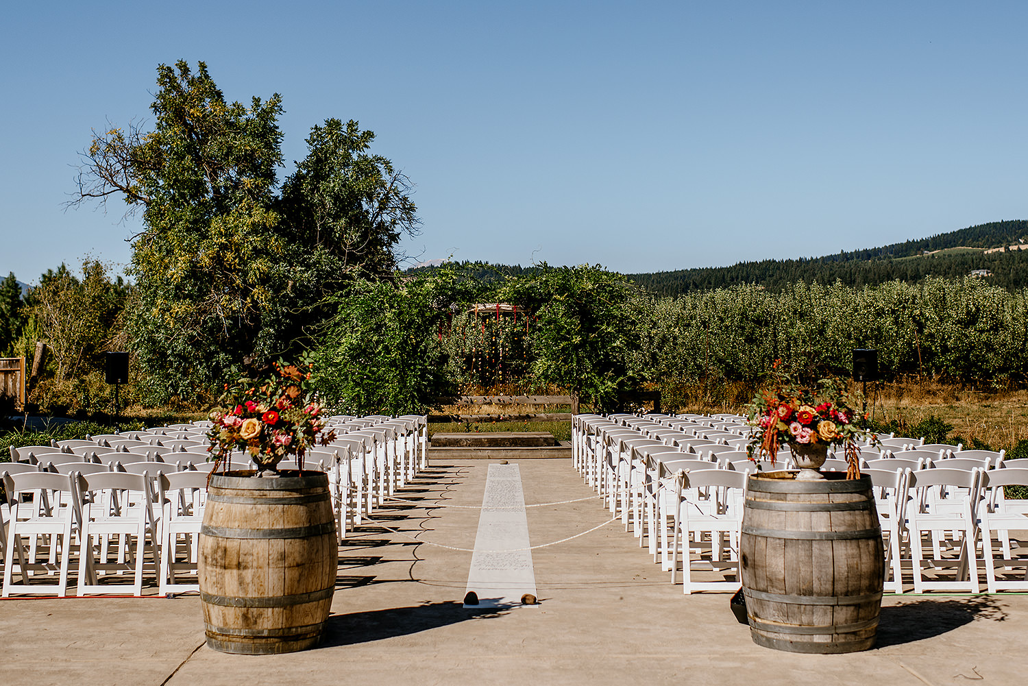 Tin-roof-Barn-wedding-Portland-Oregon-wedding-photographer-0292.jpg
