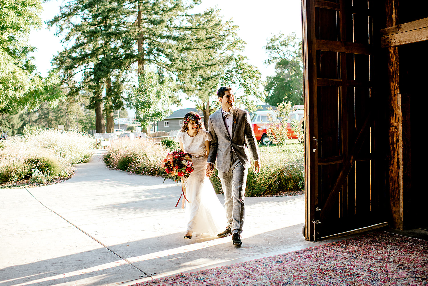 Tin-roof-Barn-wedding-Portland-Oregon-wedding-photographer-0716.jpg