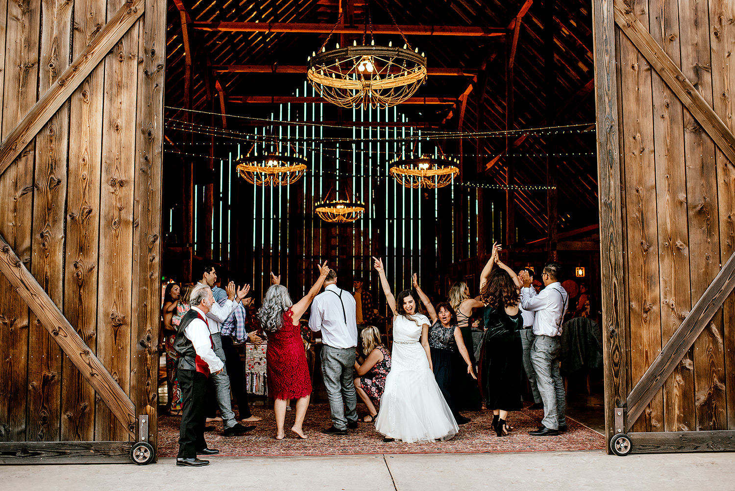 Tin-roof-Barn-wedding-Portland-Oregon-wedding-photographer-0944.jpg