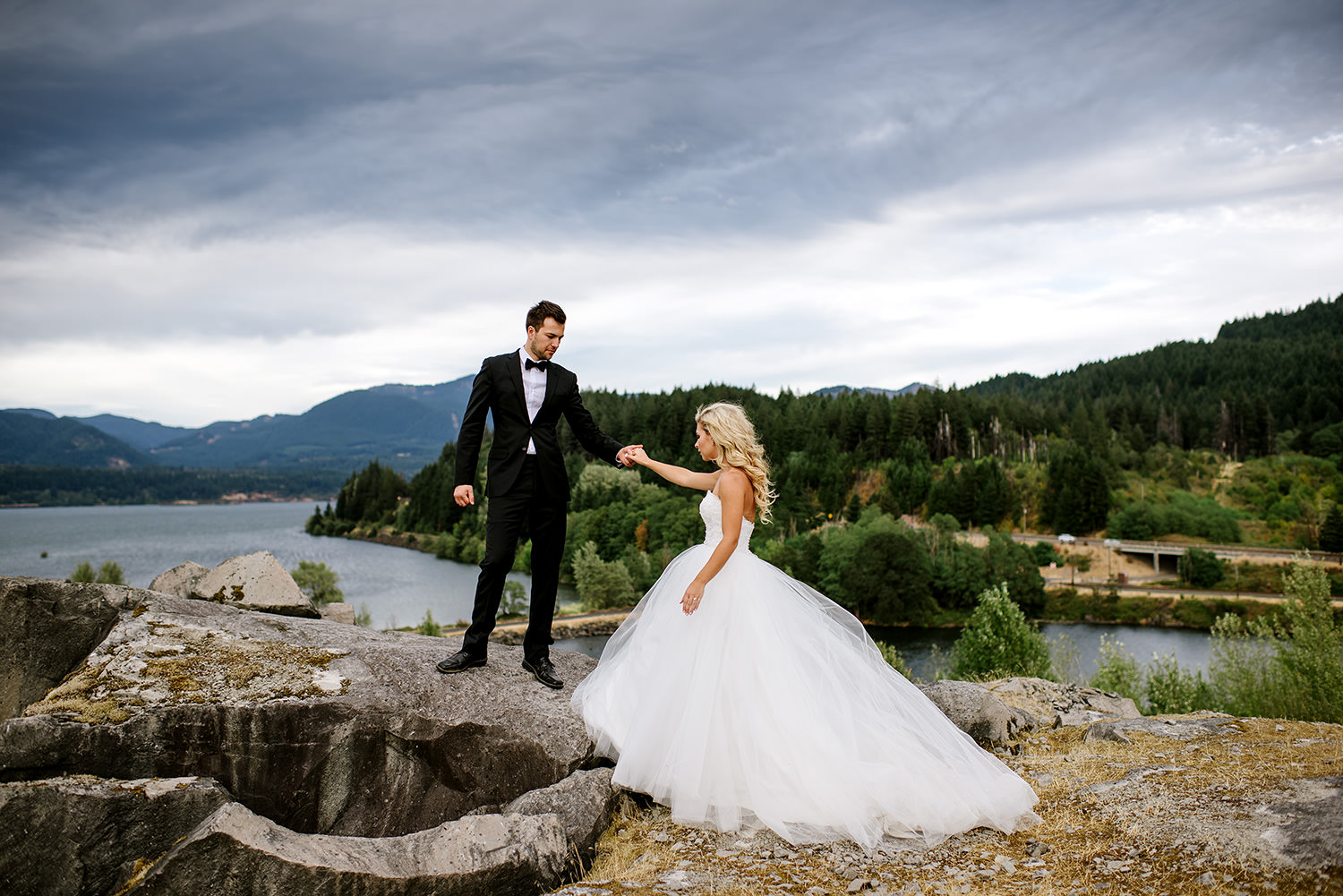 Portland-Wedding-Photographer-Columbia-River-Gorge-Wedding32.jpg
