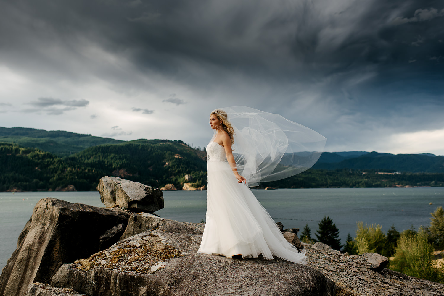Portland-Wedding-Photographer-Columbia-River-Gorge-Wedding41.jpg