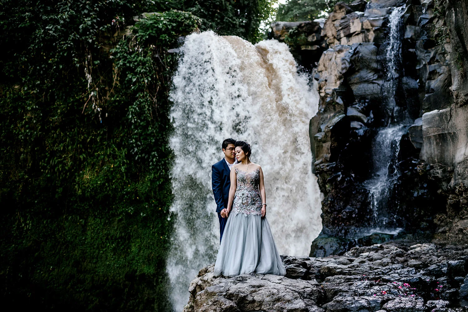 Bali-waterfall-engagment-Bali-wedding-photographer20.jpg