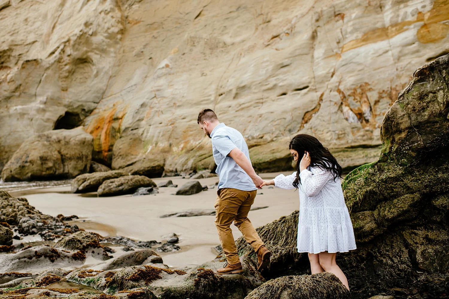 Golden-Retriever-engagement-at-Cape-Kiwanda 004.jpg