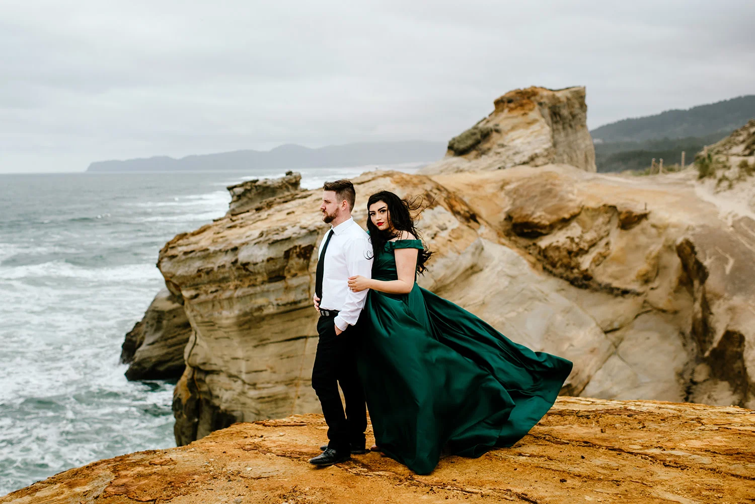 Golden-Retriever-engagement-at-Cape-Kiwanda 026.jpg