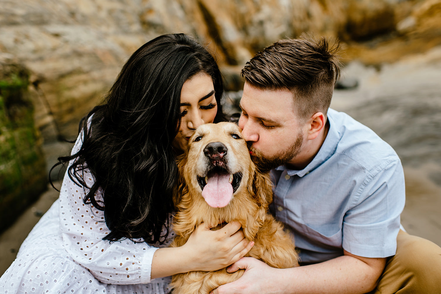 Cape-kiwanda-engagement-session-with-golden-retriever021.jpg