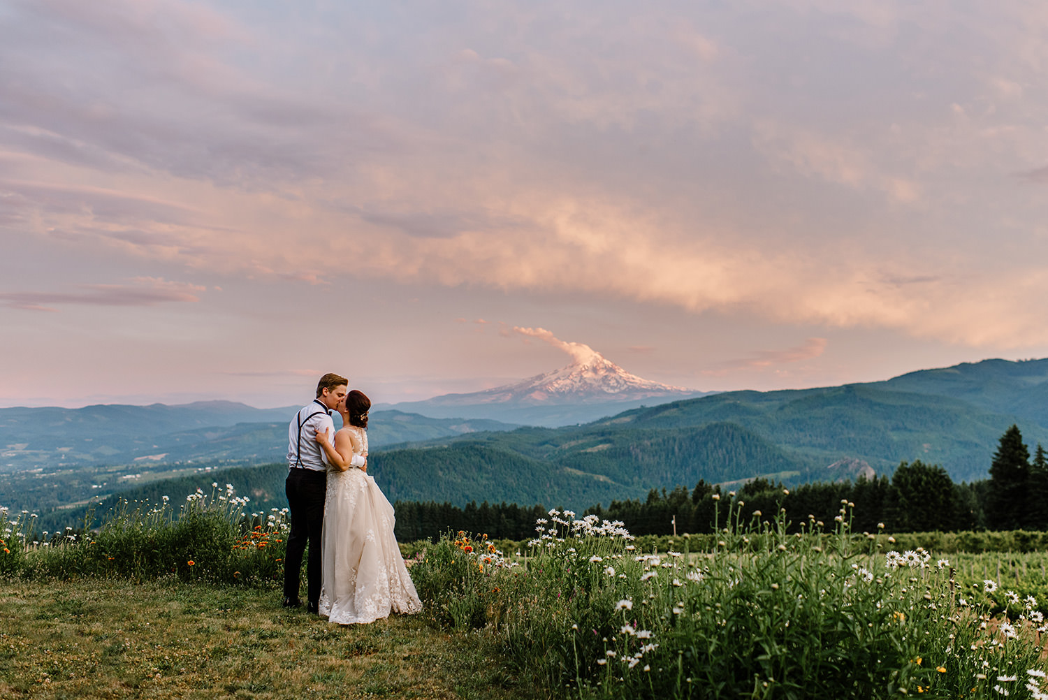 Citrus-inspired-wedding-at-Gorge-Crest-Vineyard-118.jpg