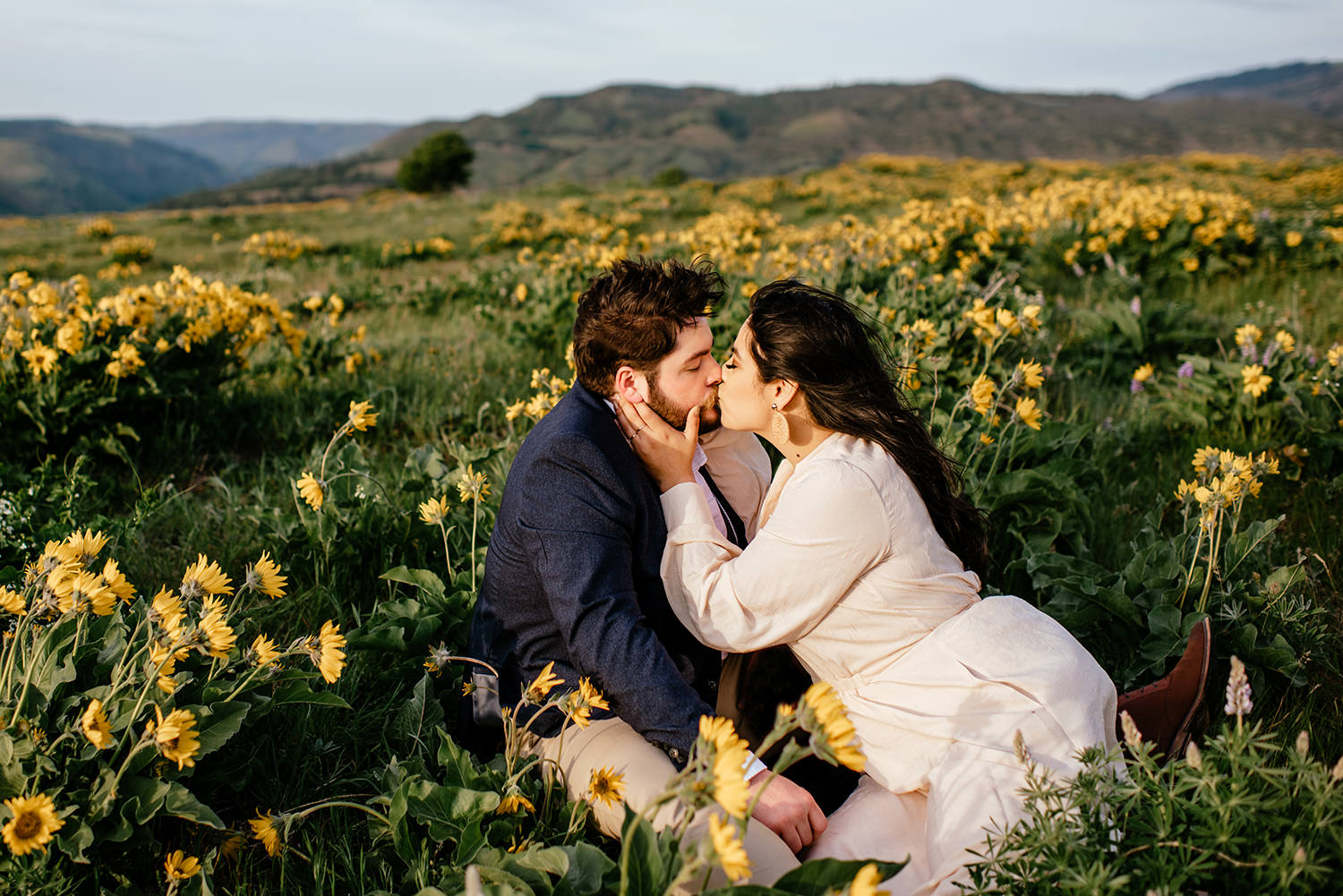 Wild-flower-engagement-session-at-rowena-crest-085.jpg