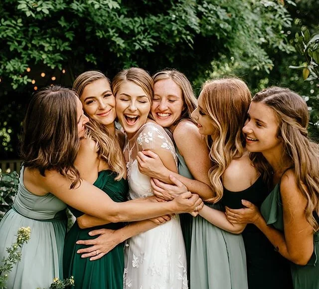 Missing group hugs and friends/family a lot today😣So here are some photos of Gloria and her gals✨ Can&rsquo;t wait to see and hug my loved ones once this is all over .
Videographer: @tesfilms 
Floral:@fortheloveoffloral
Makeup:@flawlessxxjessica 
Ha