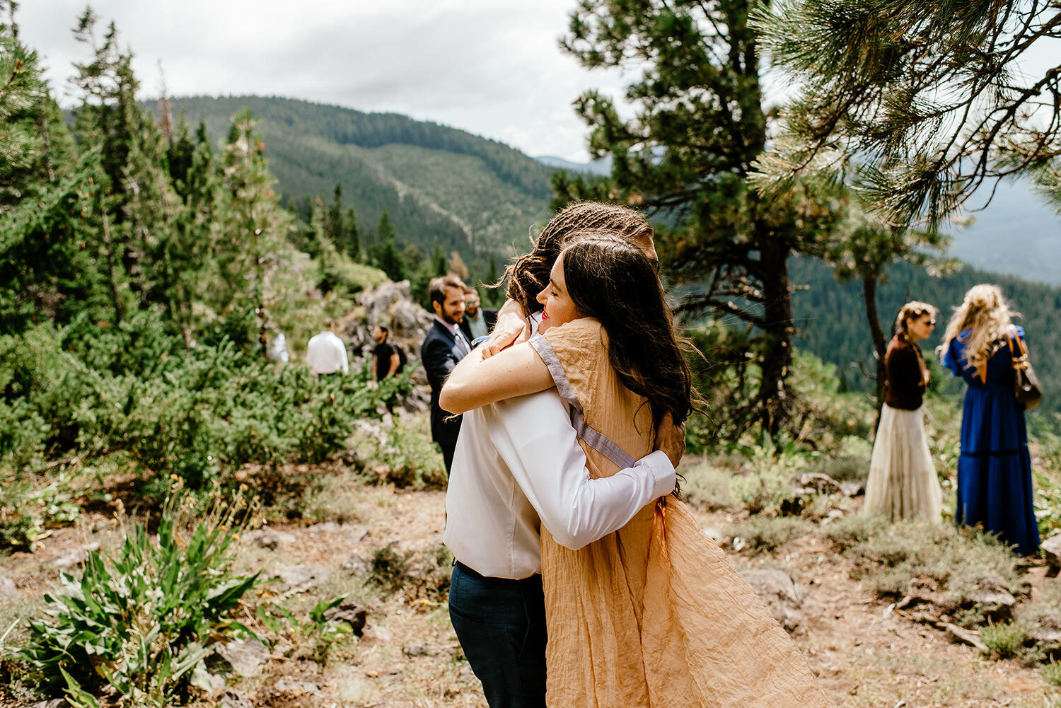 homegrown-mountain-elopement-mt-hood-national-forest-0057.jpg