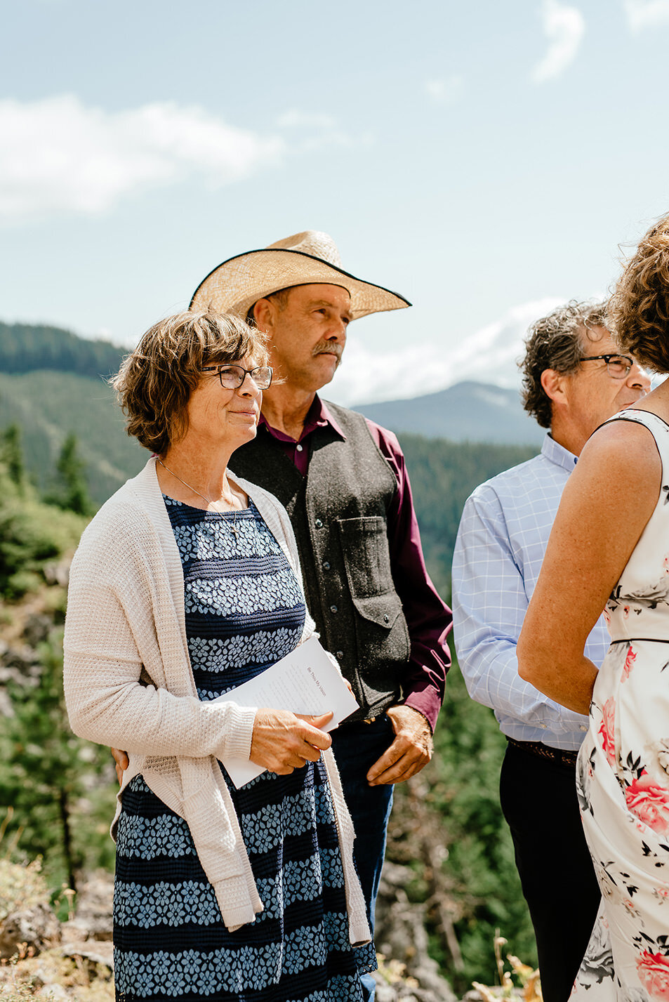 homegrown-mountain-elopement-mt-hood-national-forest-0081.jpg