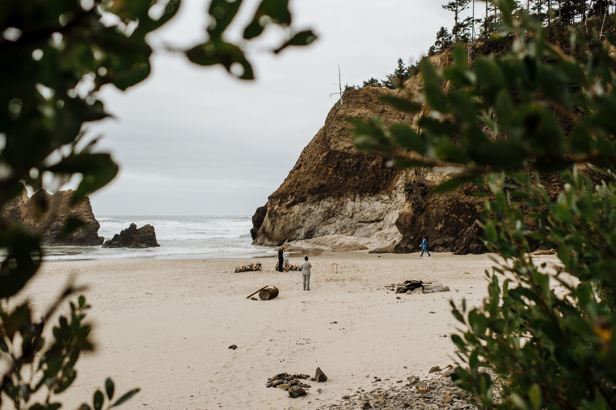 Stormy-Coast-elopement-Arch-Cape-003.jpg