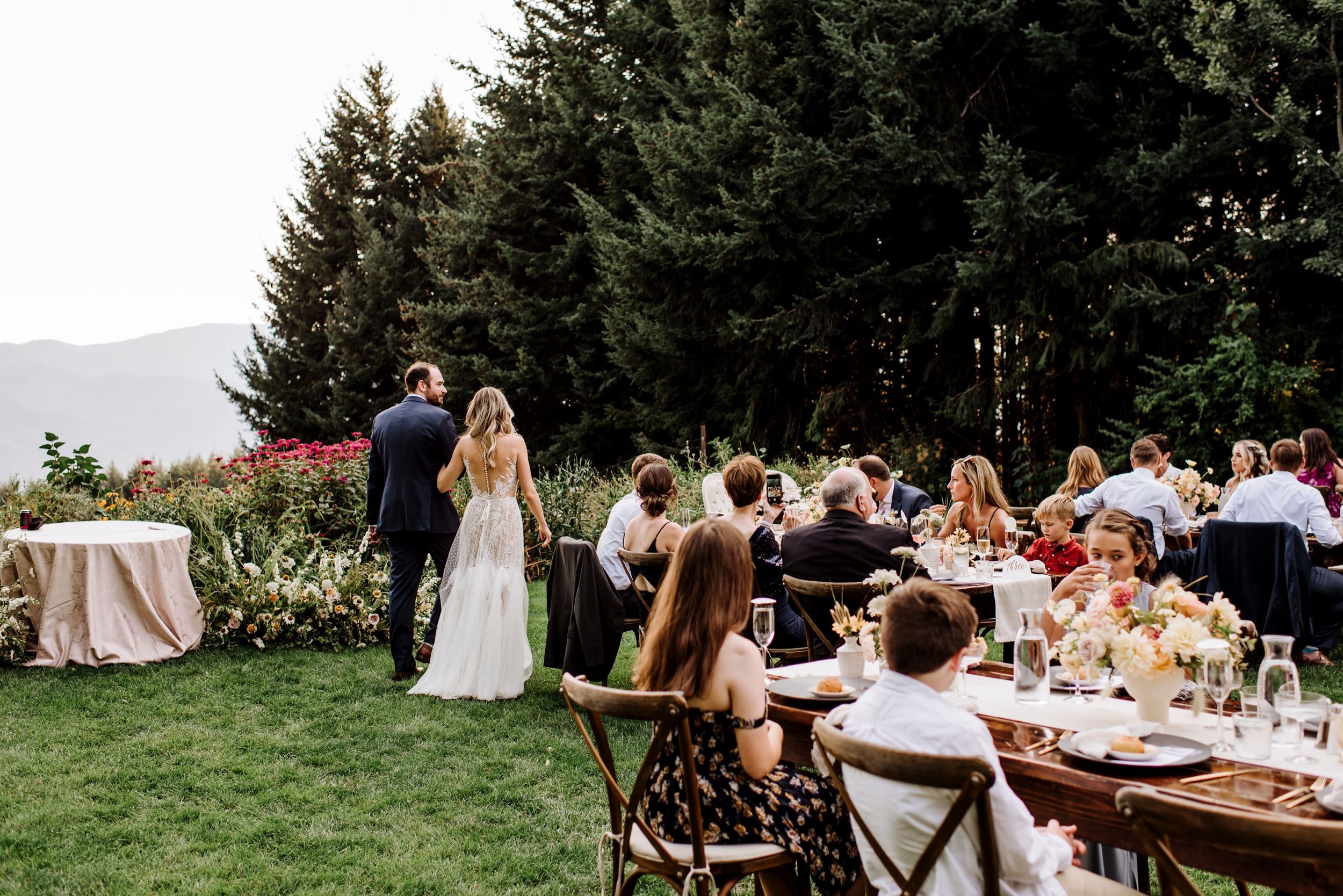 Modern-garden-wedding-at Gorge-Crest-Vineyard-265.jpg