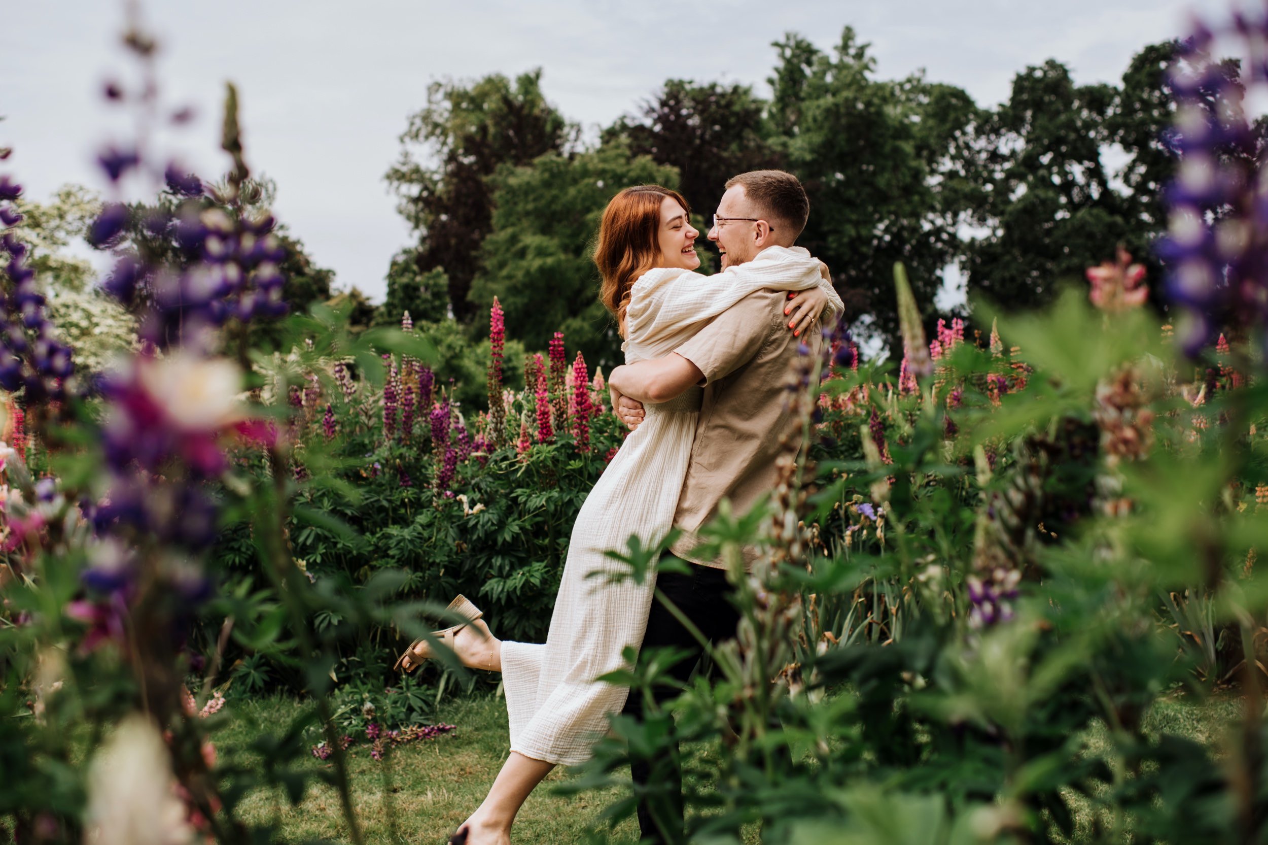 schreiner's-gardens-Iris-farm-engagement-photos20.jpg