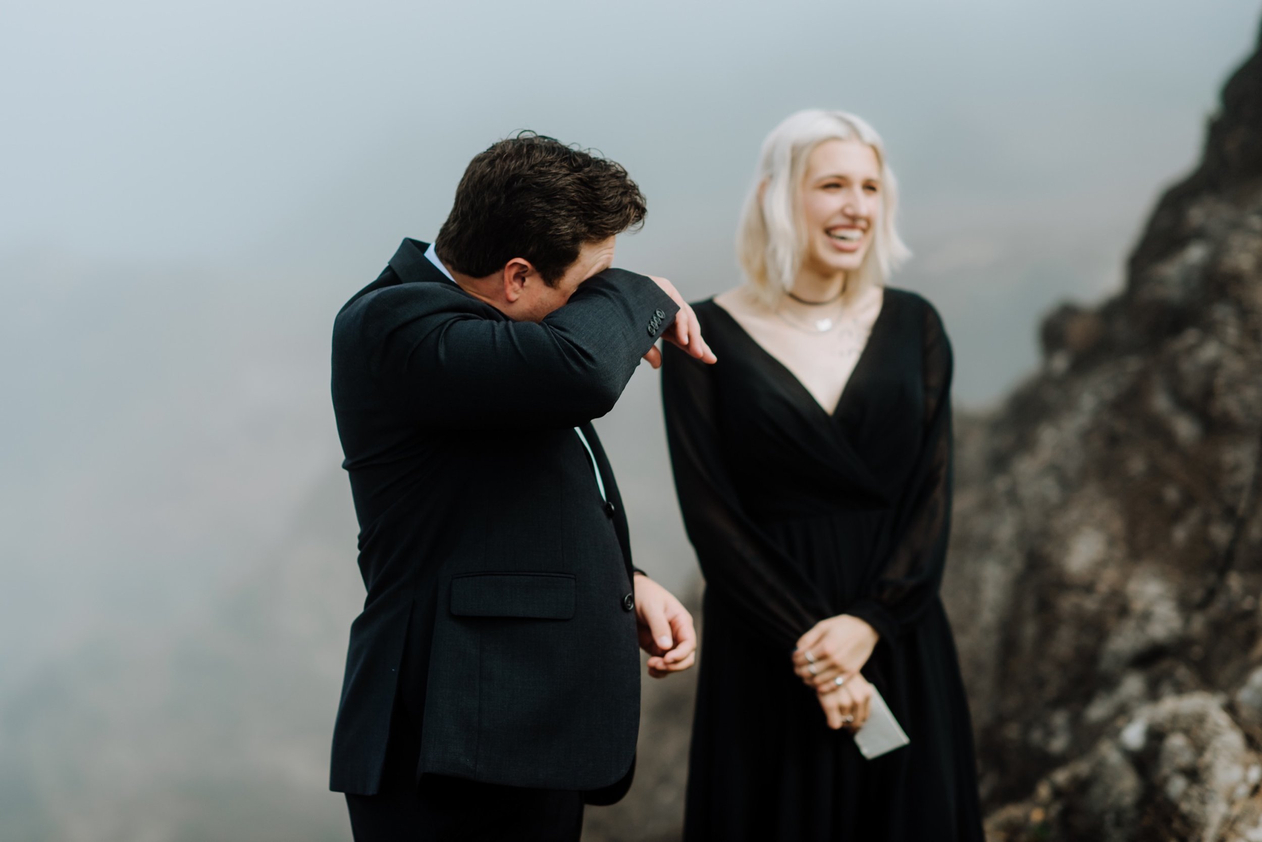 Moody-elopement-on-the-foggy-Oregon-Coast-Cliffside-12.jpg