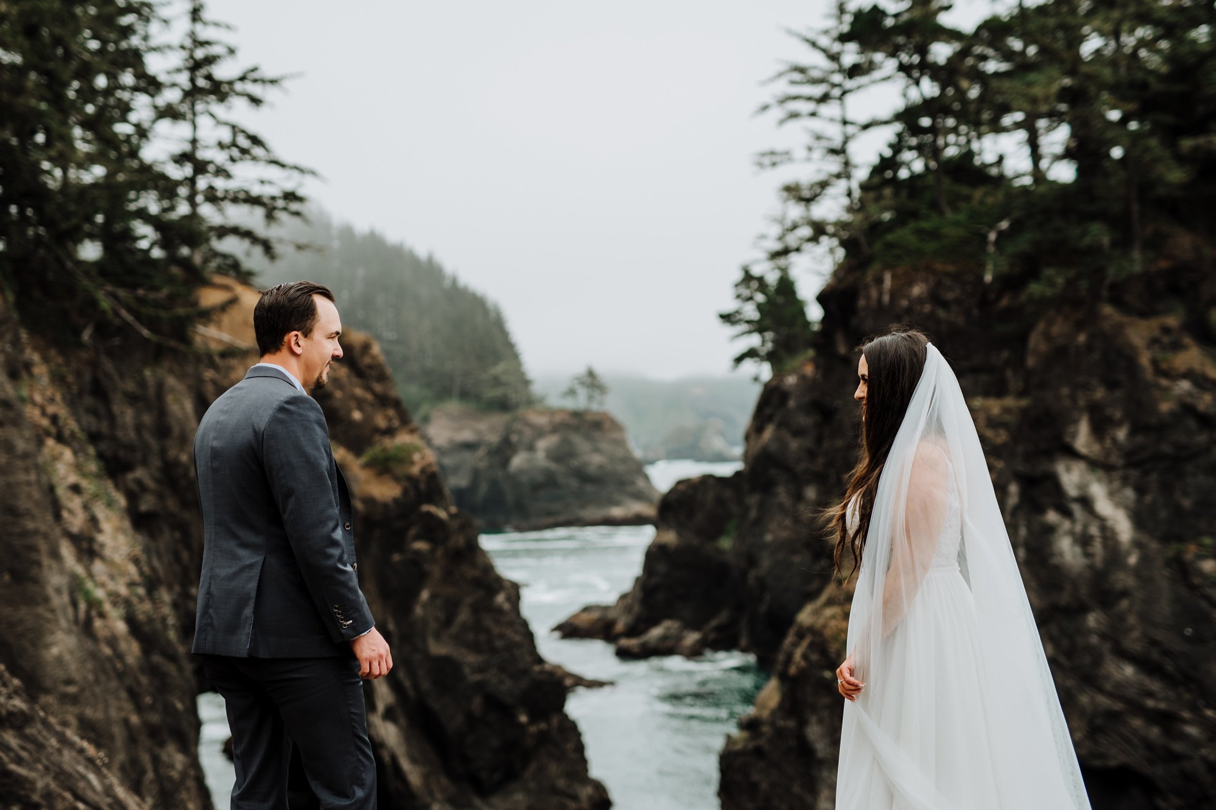 FOGGY-ELOPEMENT-AT-WHALESHEAD-BEACH-BROOKINGS -OREGON-016.jpg