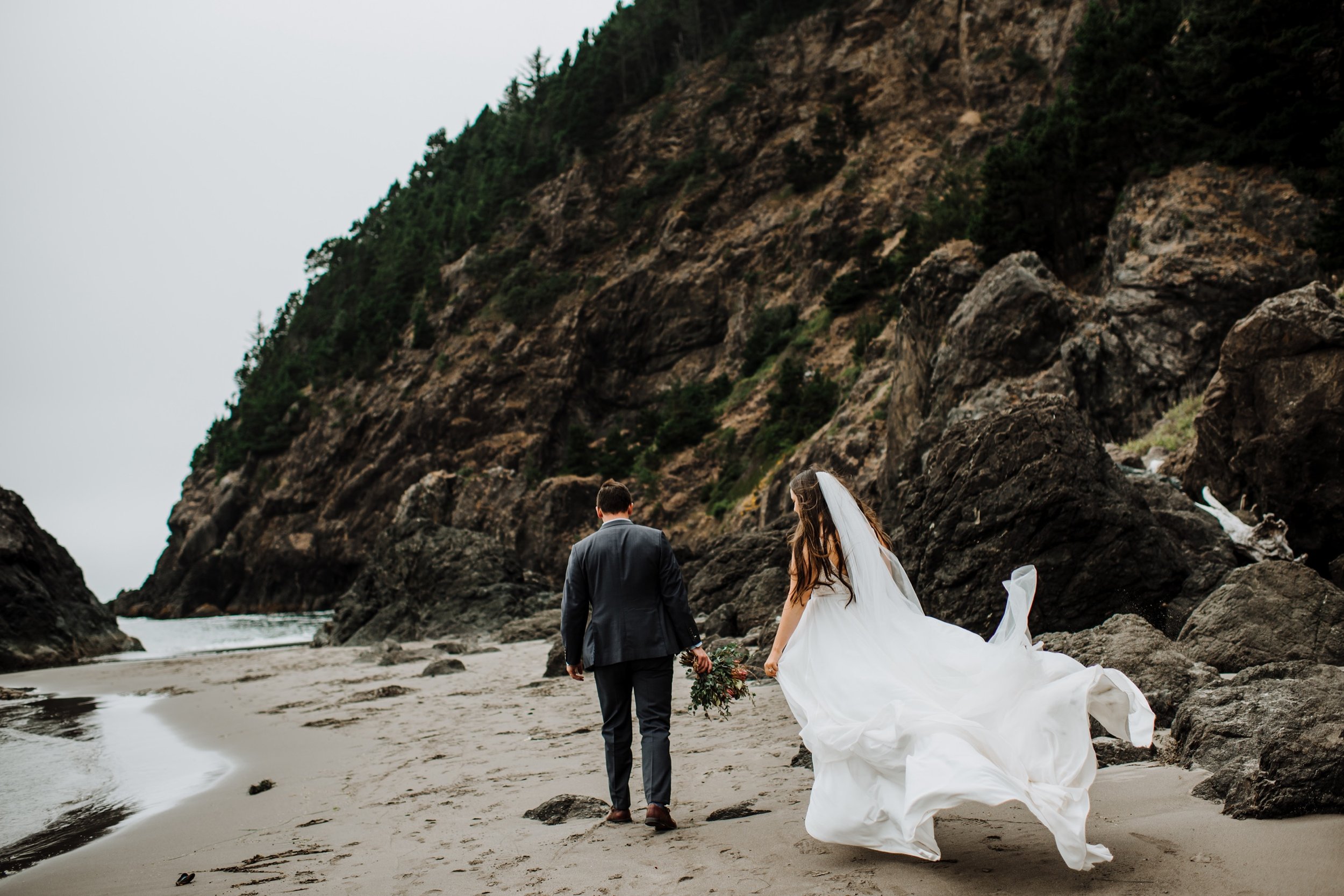 FOGGY-ELOPEMENT-AT-WHALESHEAD-BEACH-BROOKINGS -OREGON-019.jpg