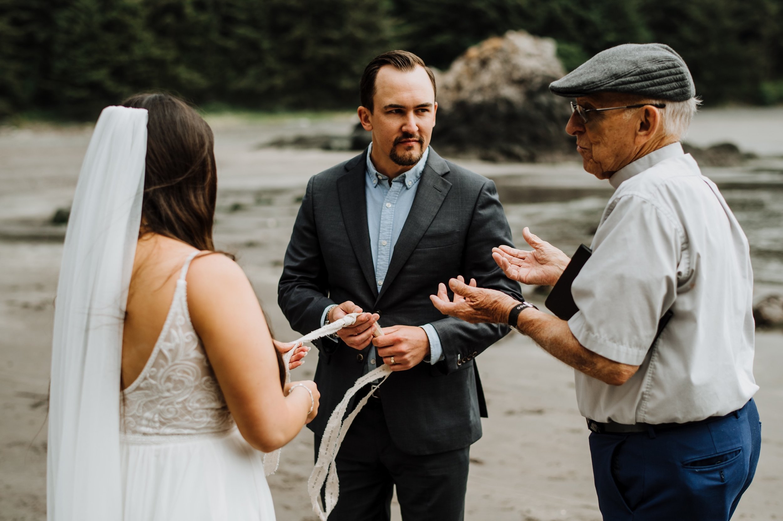 FOGGY-ELOPEMENT-AT-WHALESHEAD-BEACH-BROOKINGS -OREGON-043.jpg