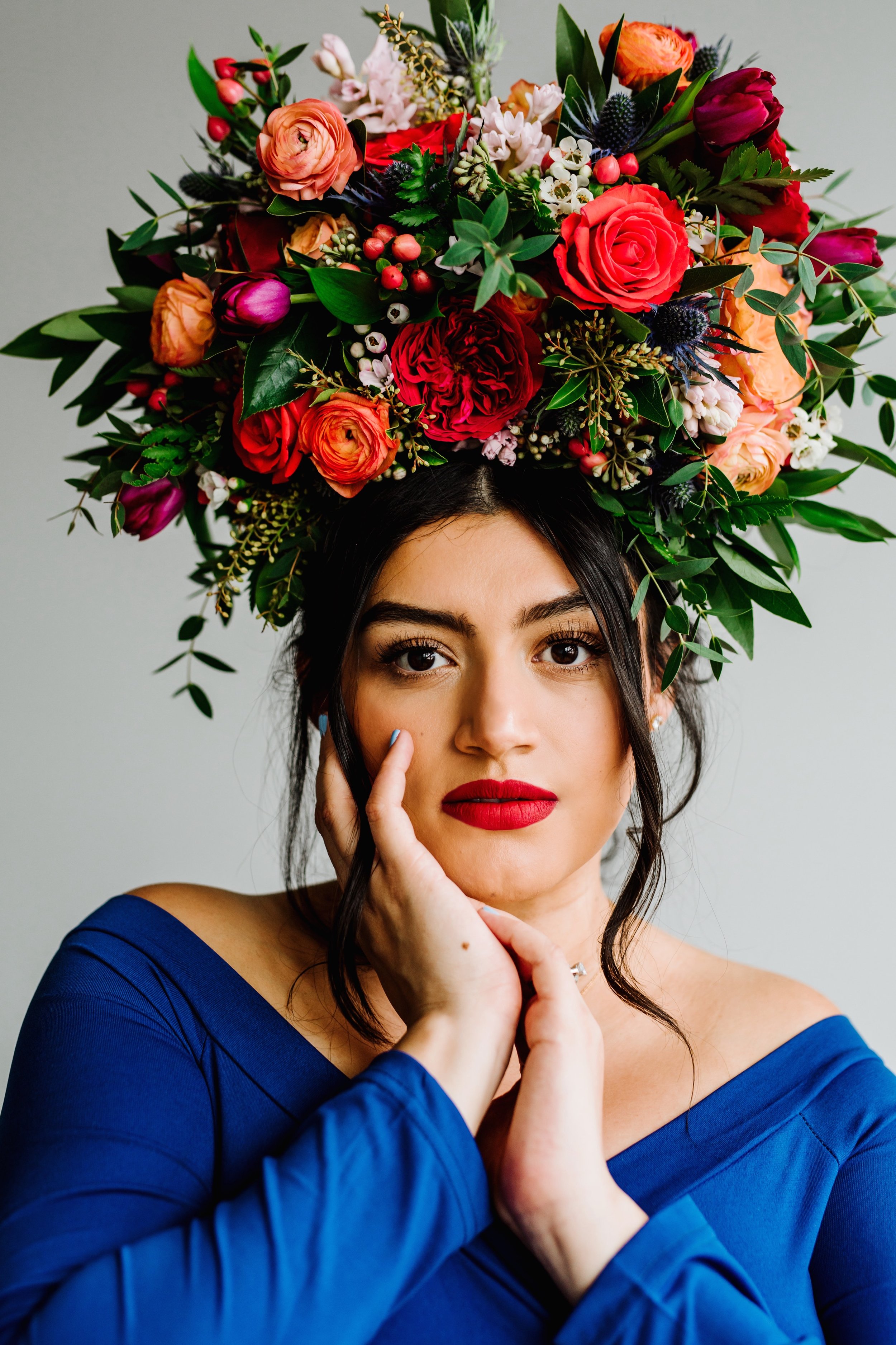 frida-kahlo-inspired-photoshoot- mexican-inspired-maternity-photos- 07.jpg