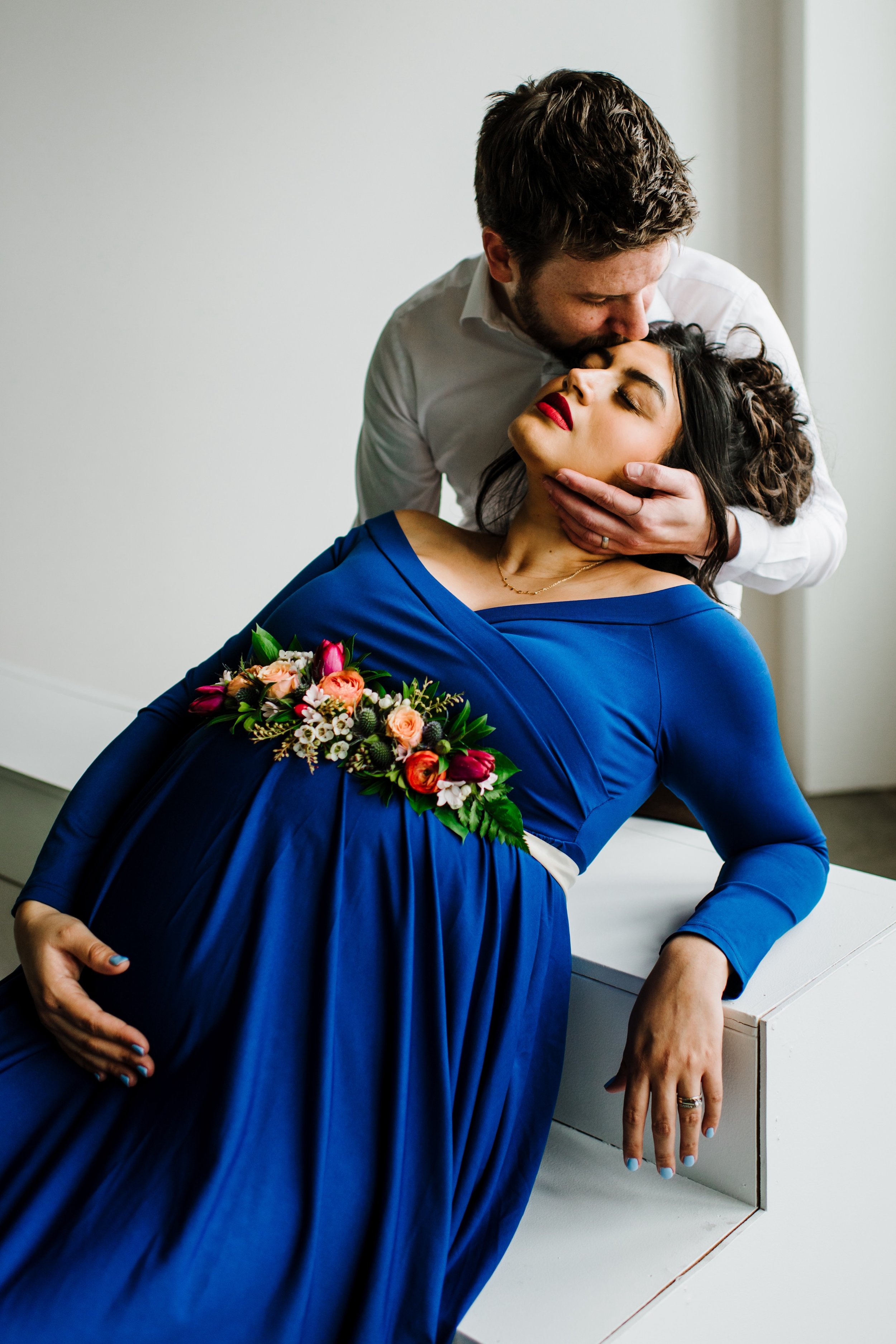 frida-kahlo-inspired-photoshoot- mexican-inspired-maternity-photos- 11.jpg