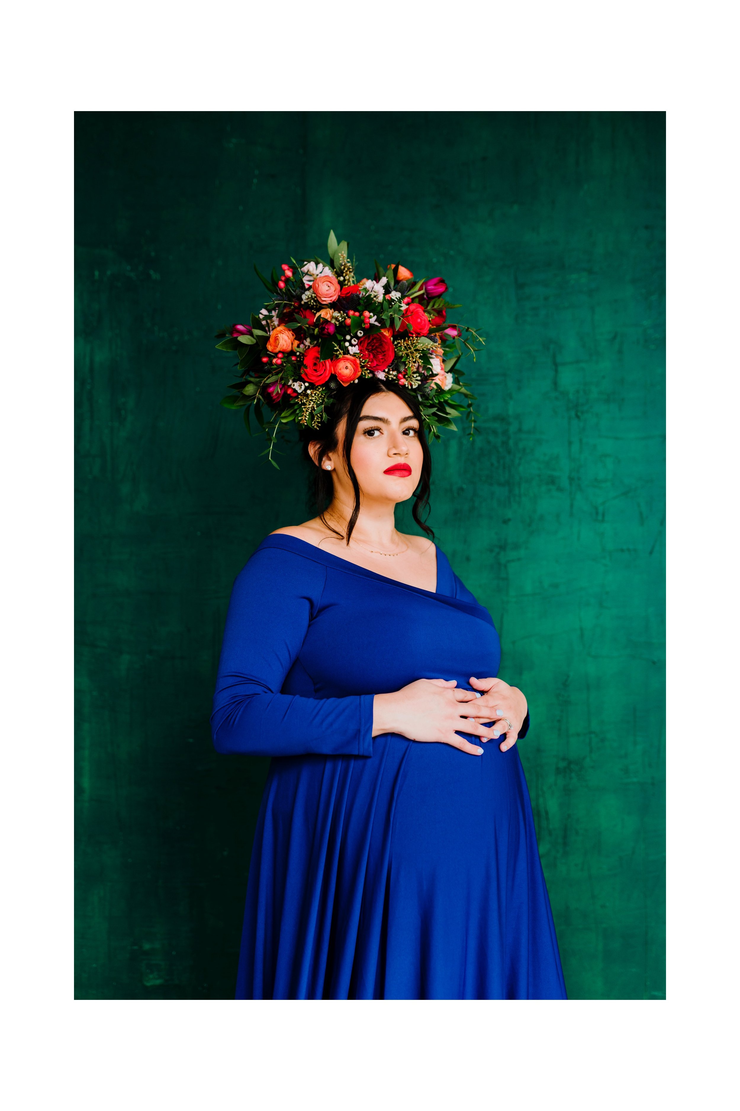 frida-kahlo-inspired-photoshoot- mexican-inspired-maternity-photos- 13.jpg