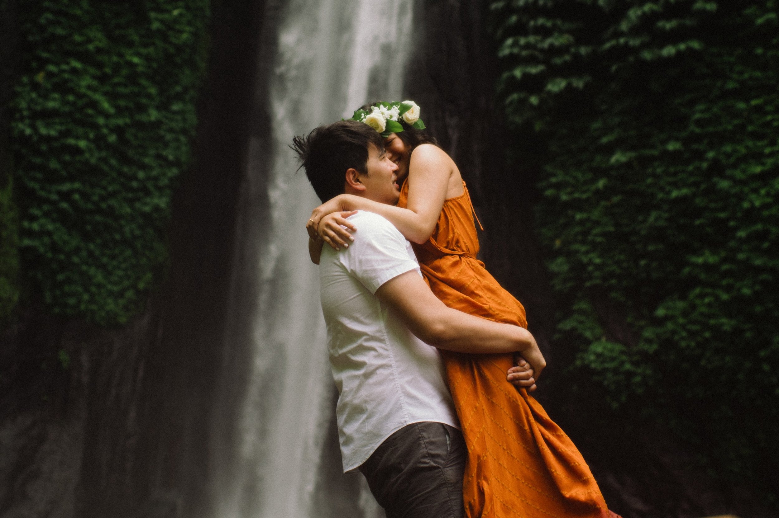 Ubud-Bali-waterfall-honeymoon-09.jpg