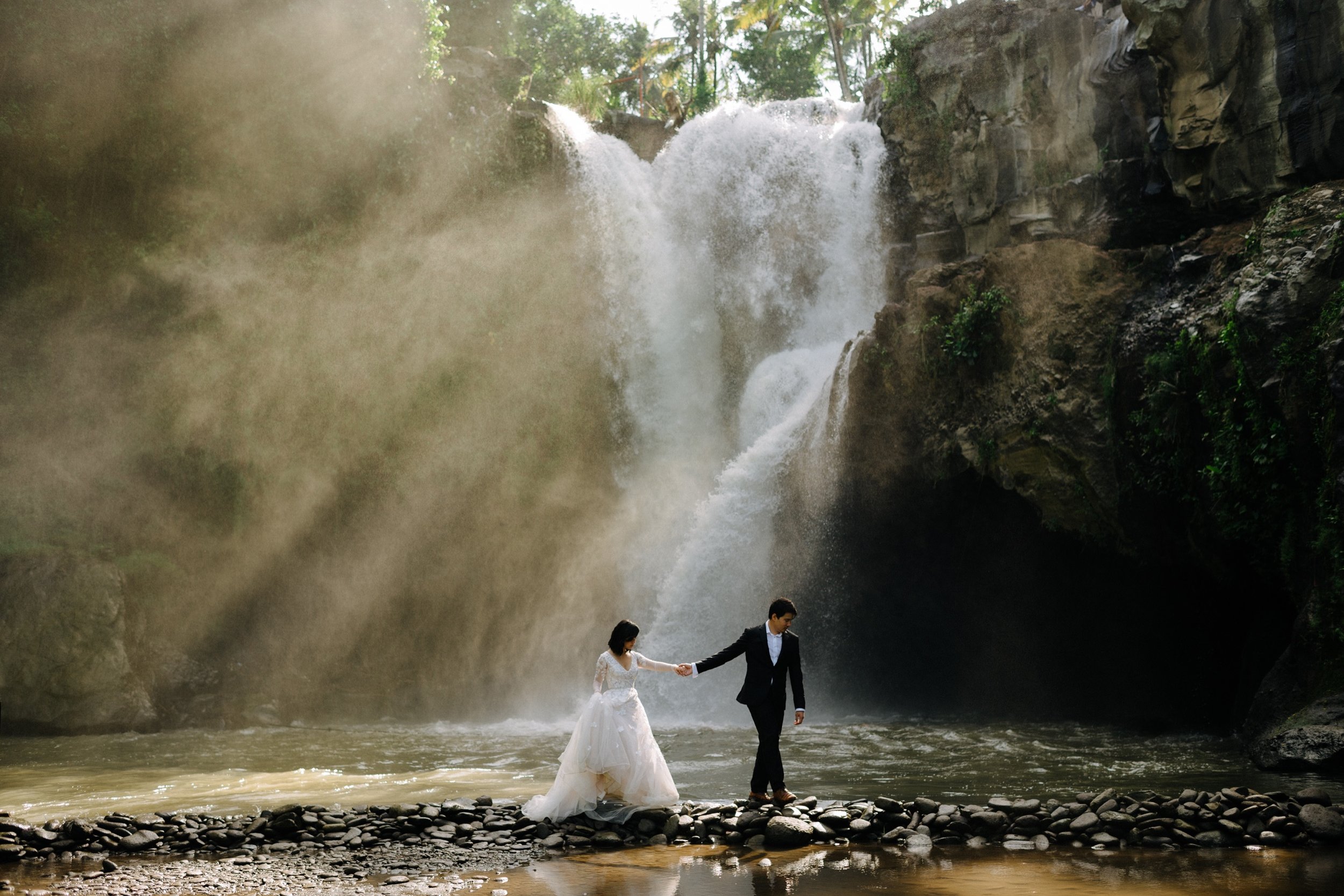 Ubud-Bali-waterfall-Bridal-session-Day-after-photoshoot-10.jpg