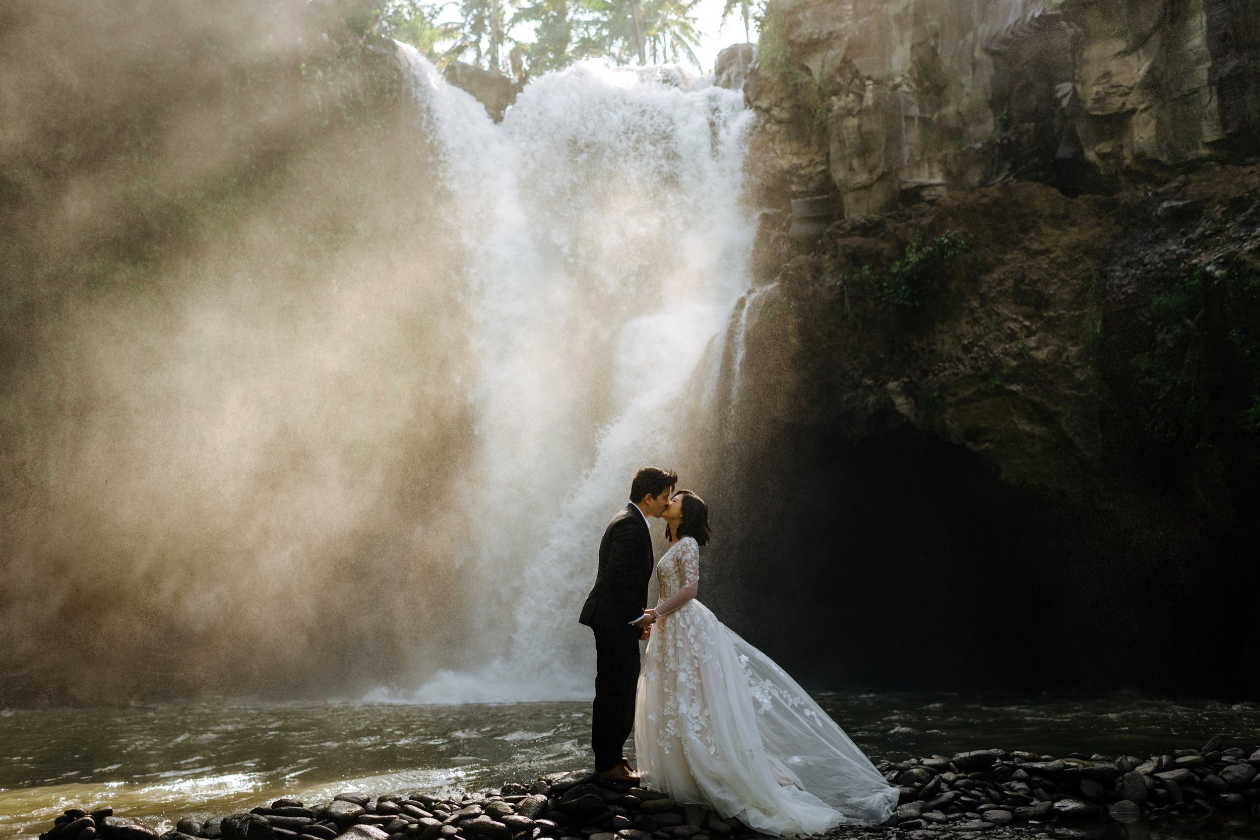 Ubud-Bali-waterfall-Bridal-session-Day-after-photoshoot-17.jpg