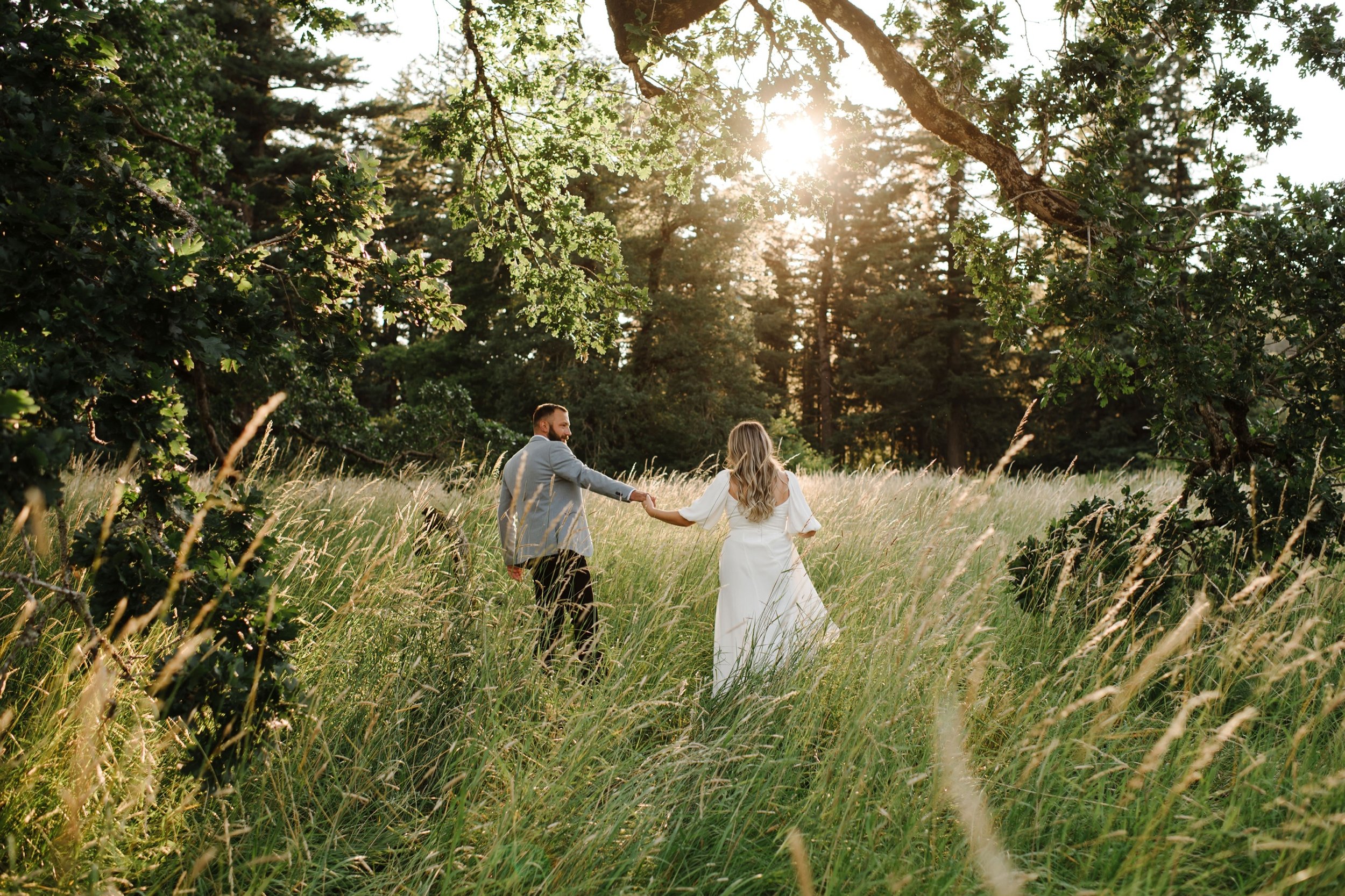 Romantic-Hillside-Anniversary-Photos-Columbia-River-Gorge-15.jpg