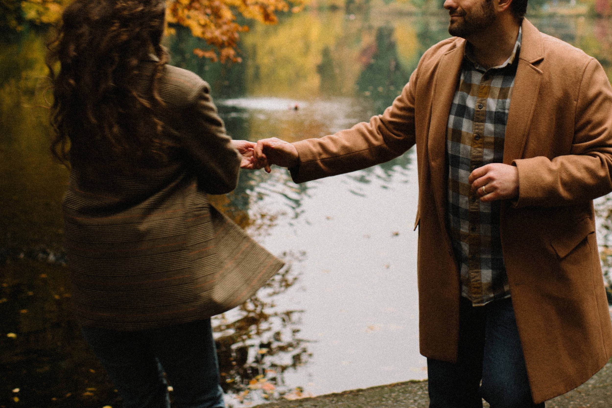 Fall-laurelhurst-engagement-portland-Oregon-Fall-16.jpg