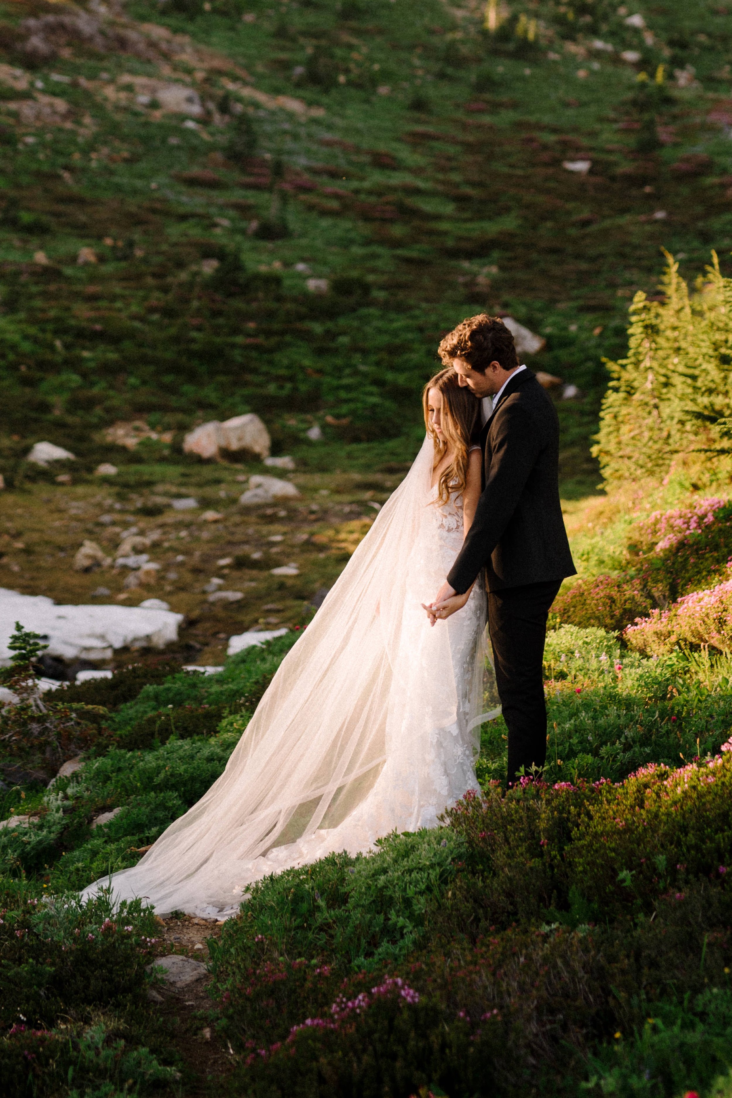 21_Mt-Rainier-National-park-wildflower-elopement-051.jpg