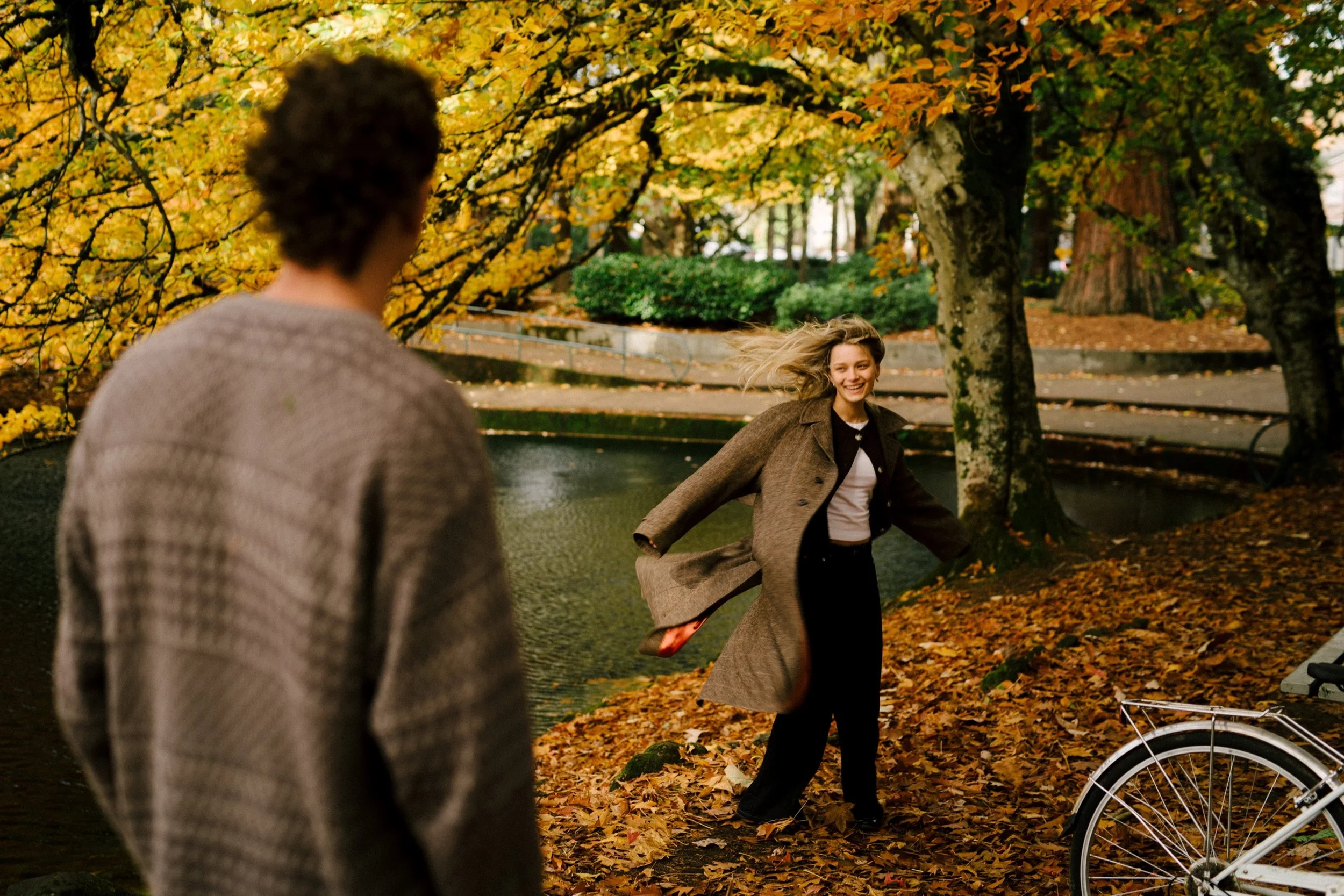 Fall-bike-ride-engagement-portland-oregon-23.jpg