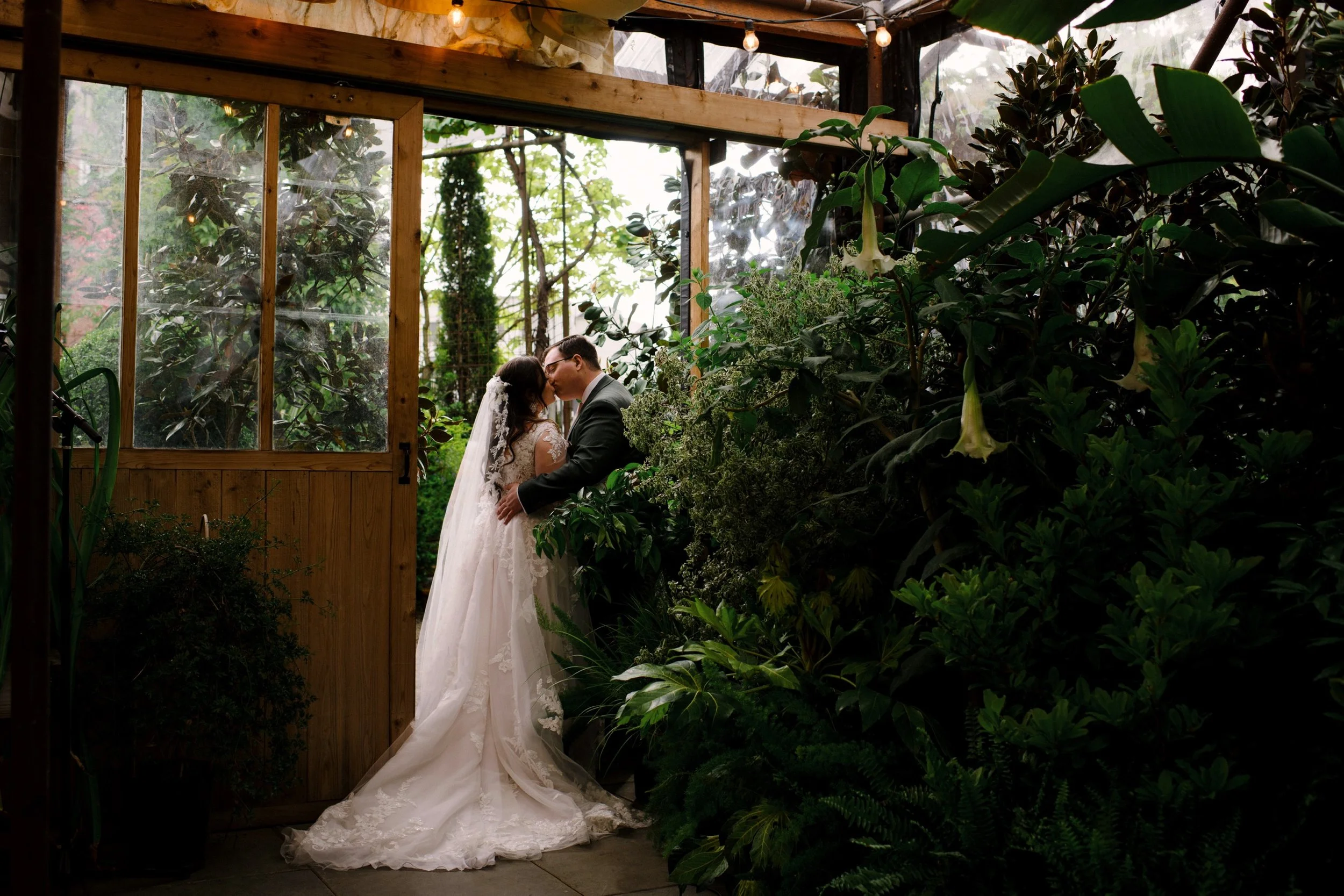Block-House-pdx-GreenHouse-Wedding-Karina-Maks-Photography004.jpg