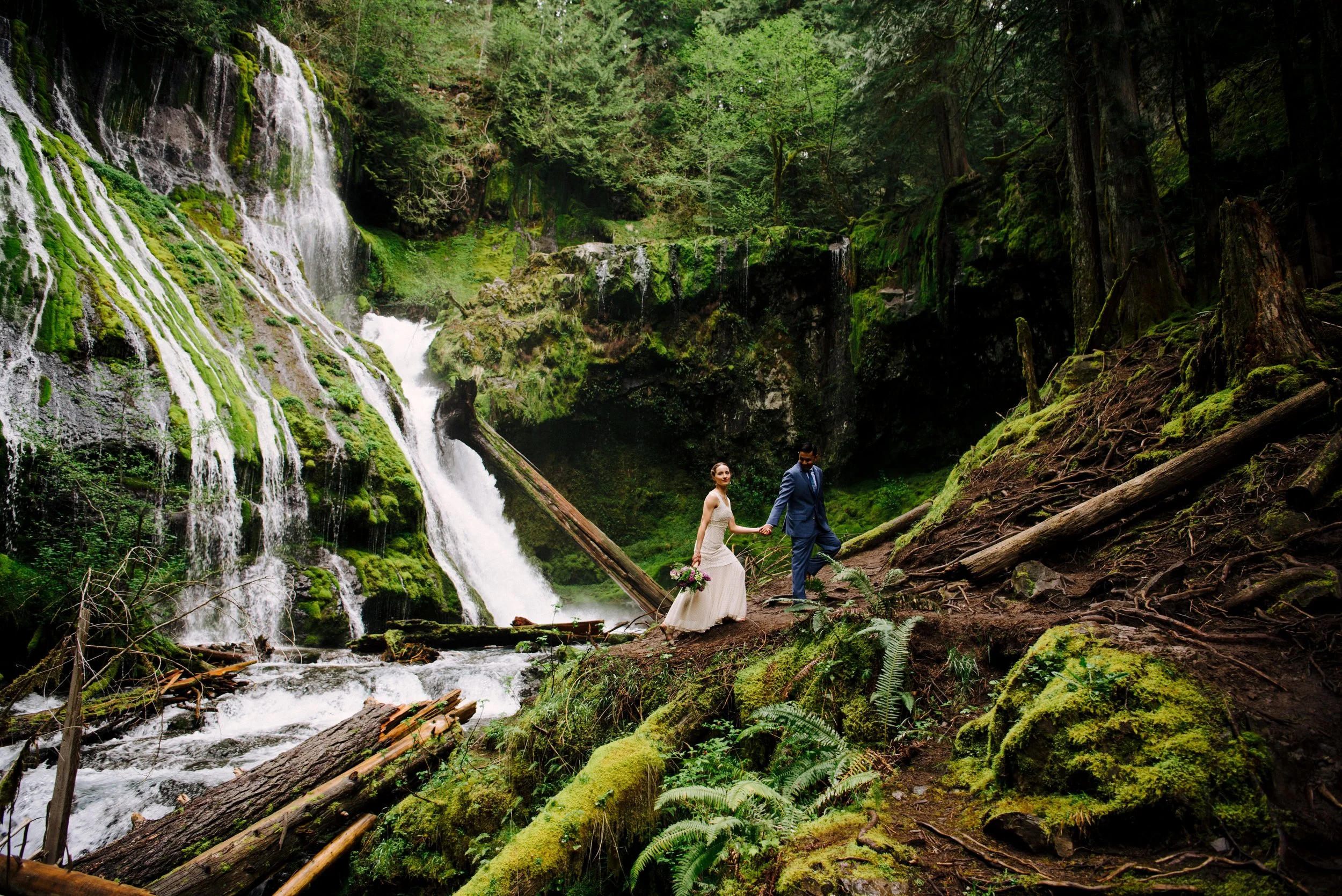 Ali+Elizabeth-Panther-Creek-Falls-Elope-097.jpg