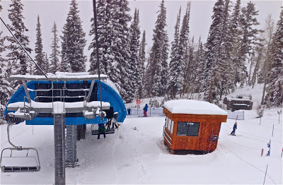 (one ski on the lift- Snowbird UT)